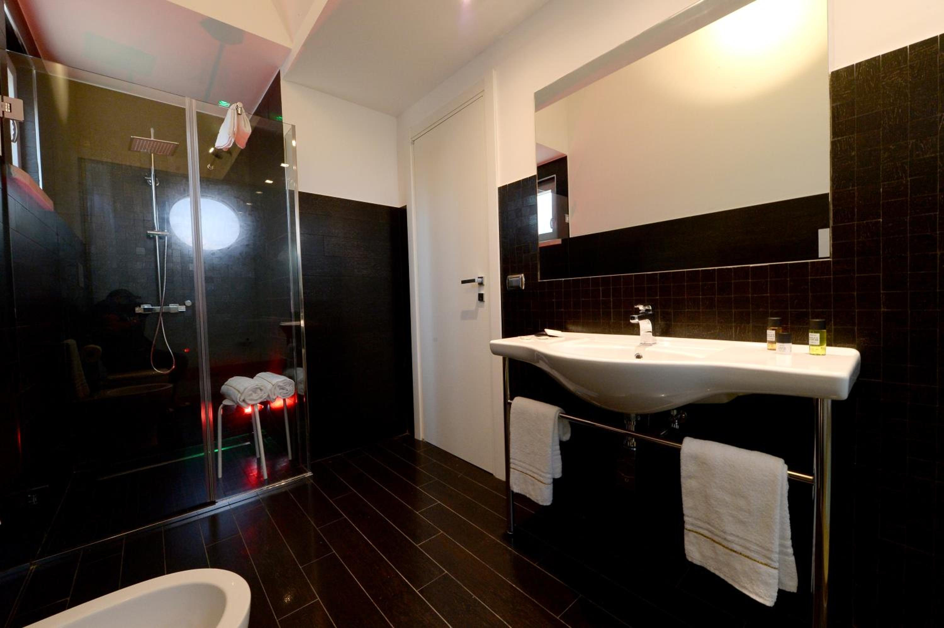 X Hotel