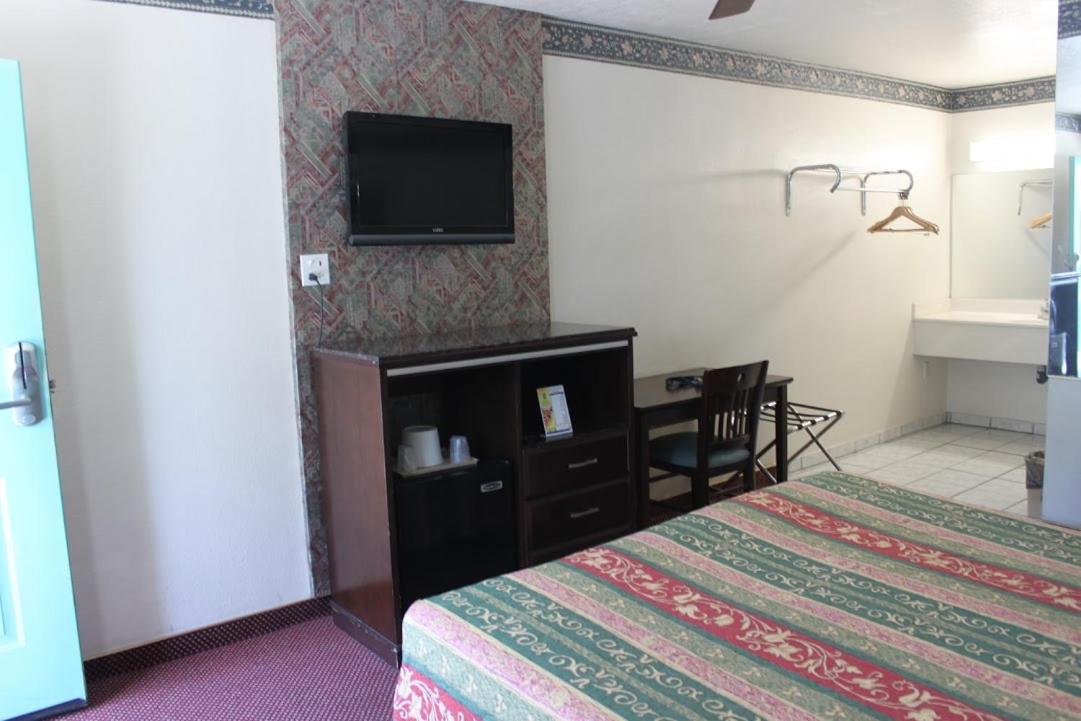 Hollywood Guest Inn