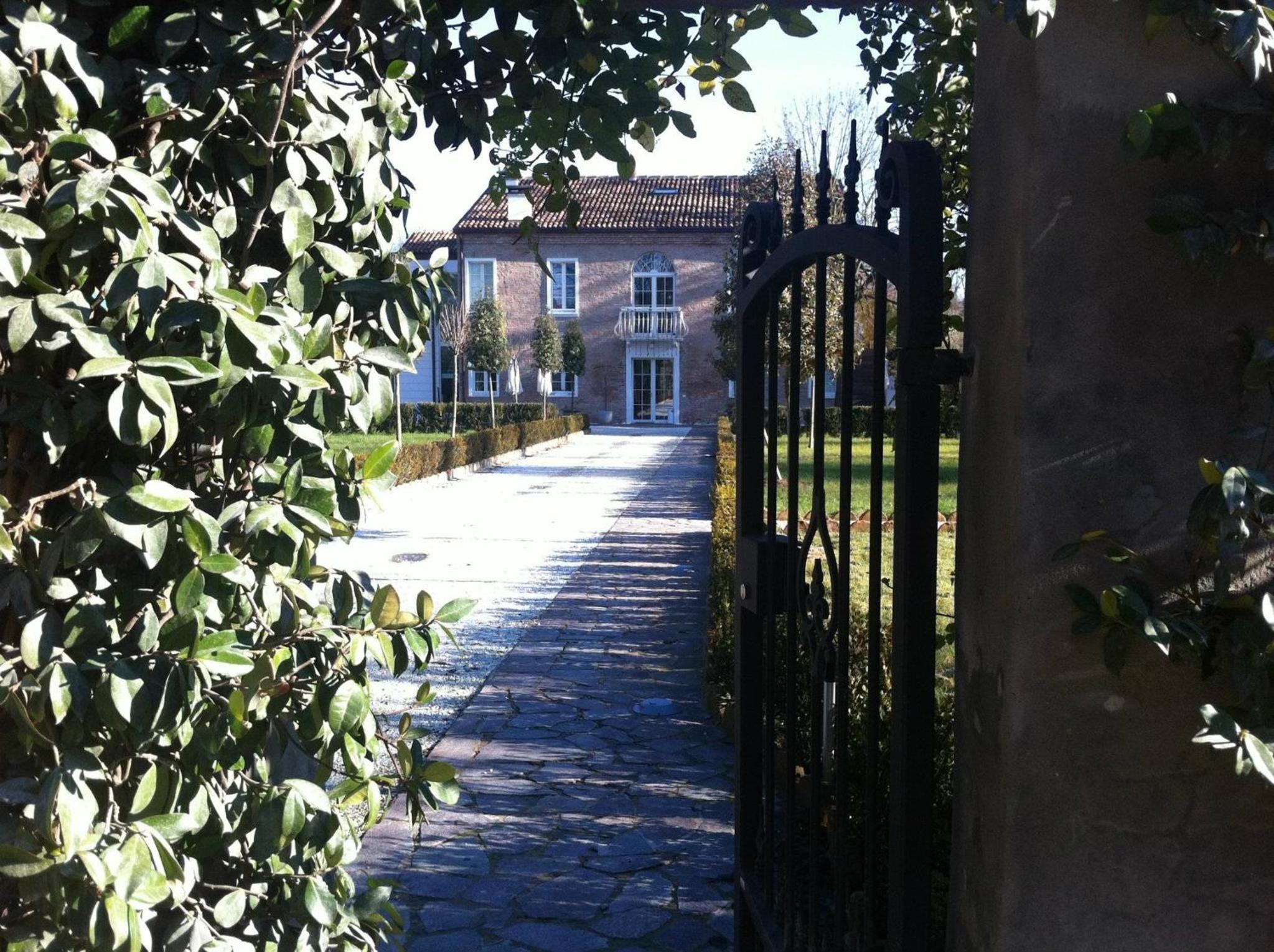 Photo 33