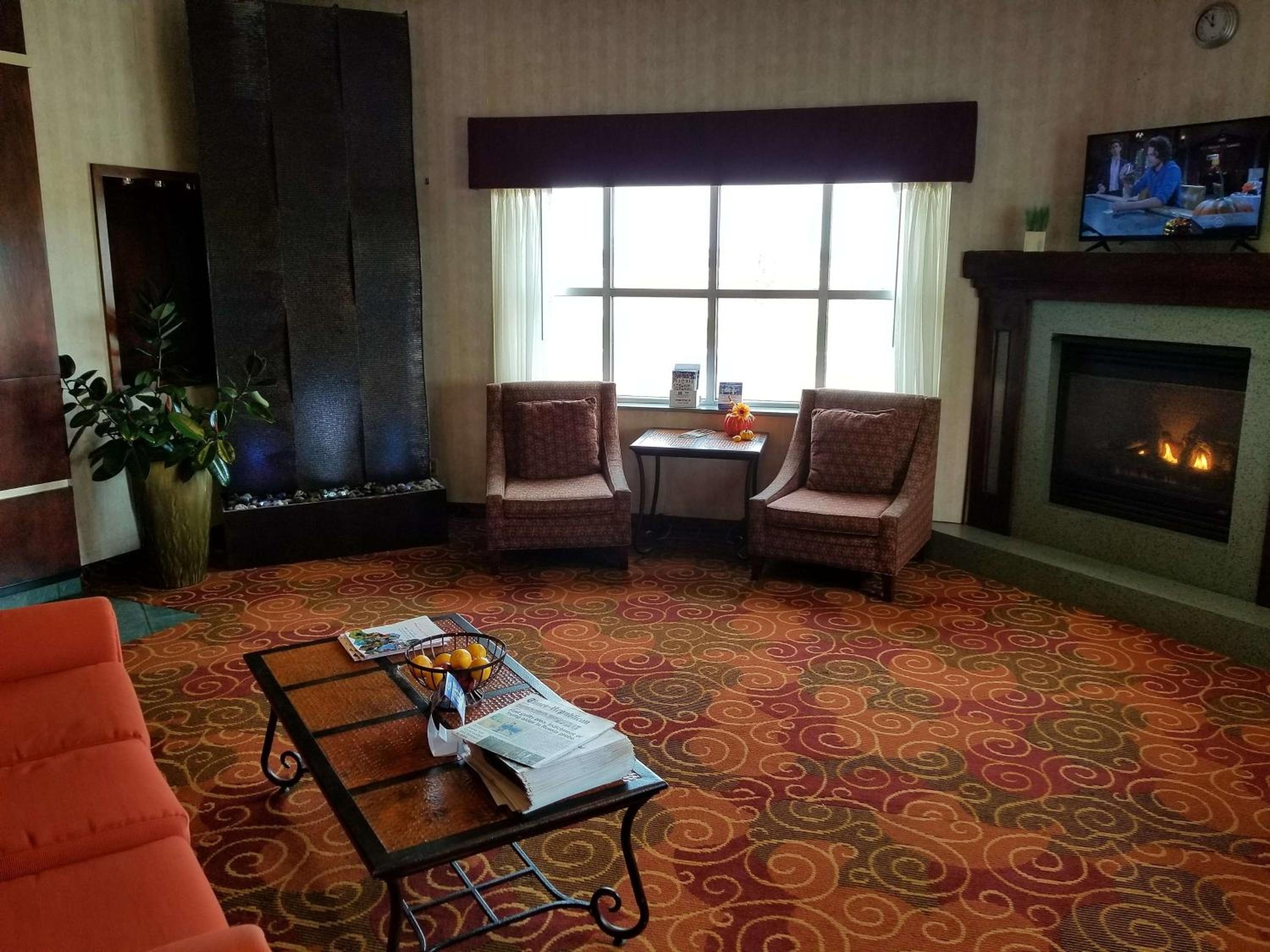 Rock Island Inn & Suites Marshalltown