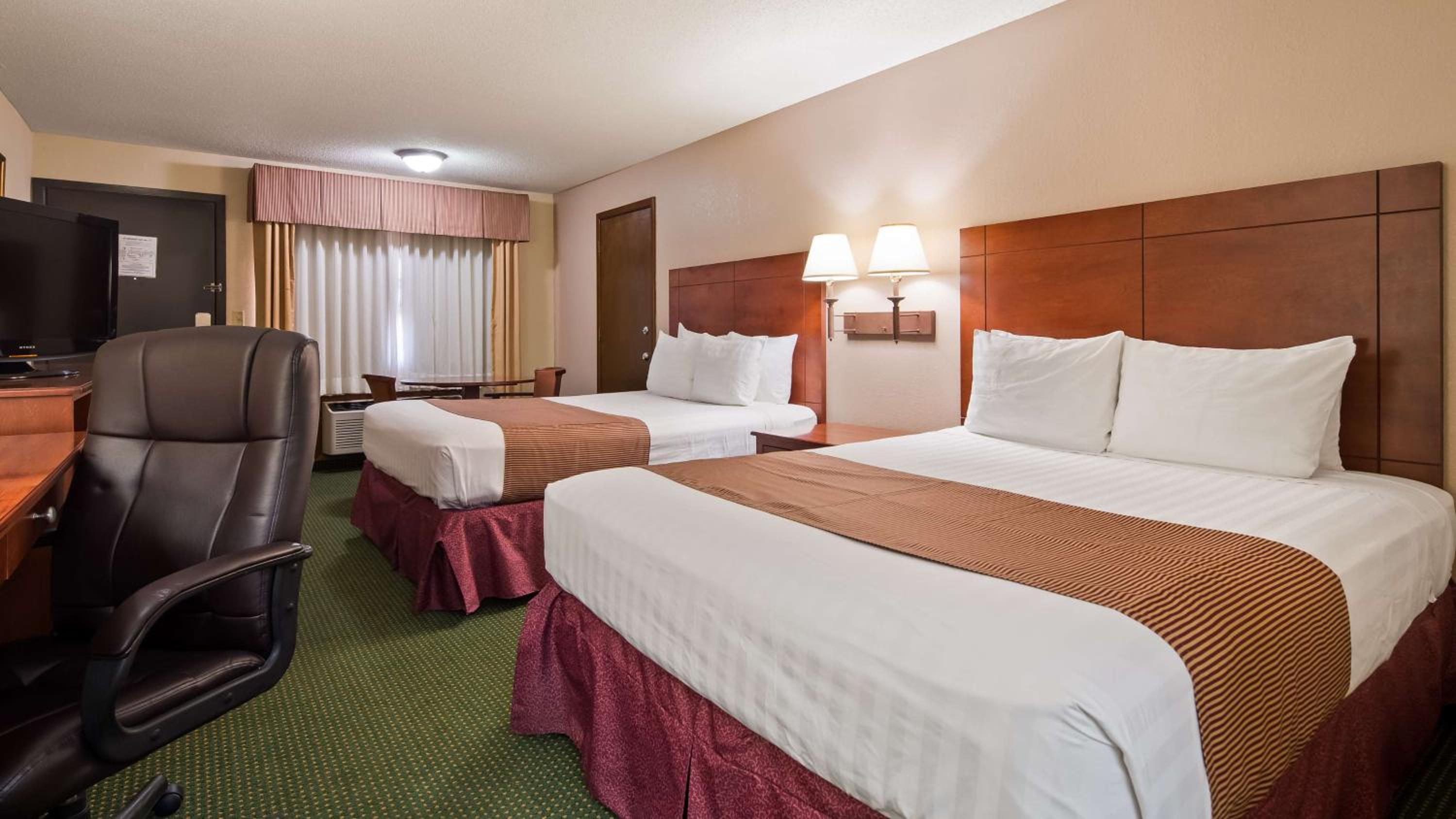 St Robert Vacations - Best Western Montis Inn - Property Image 3