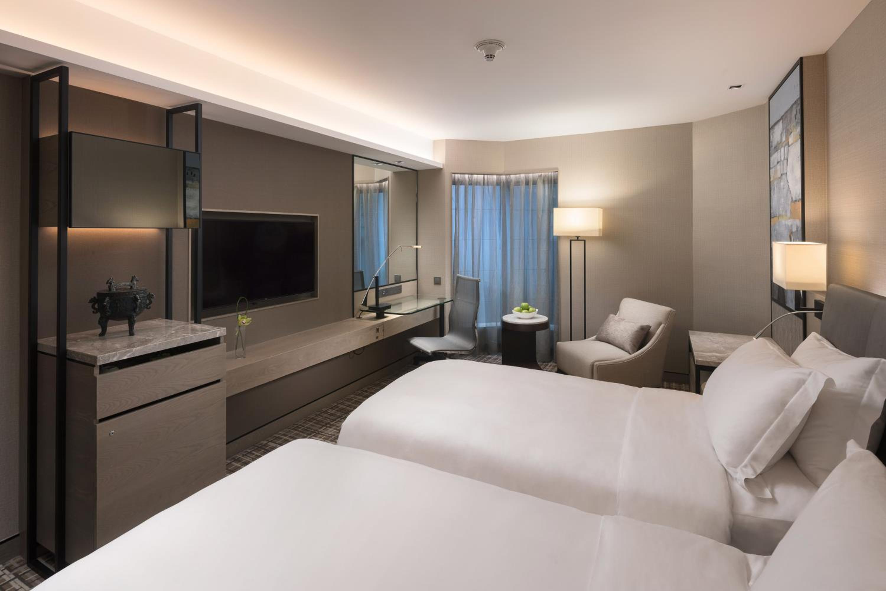 New World Millennium Hong Kong Hotel
