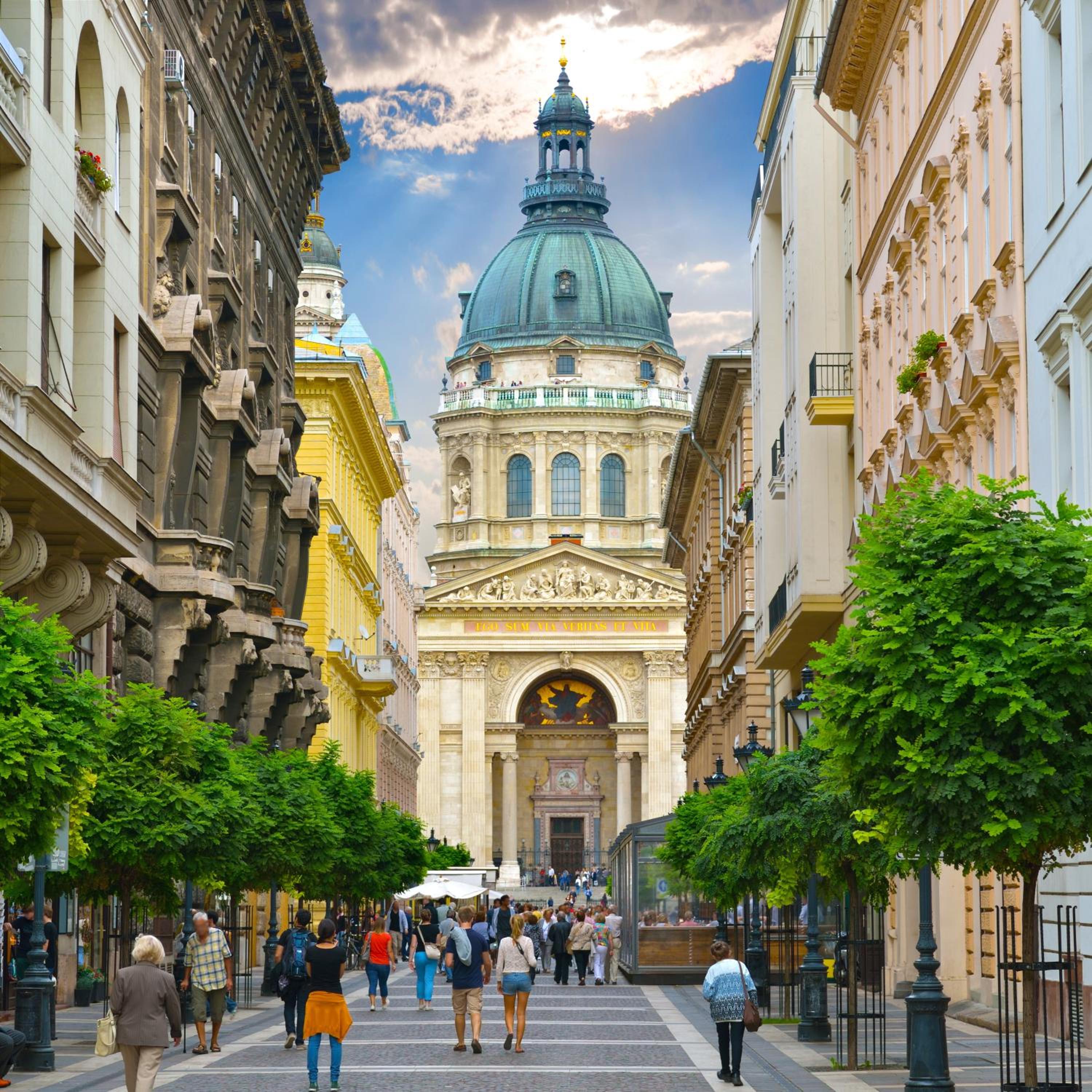 Convenience & Chic by the Basilica view 3