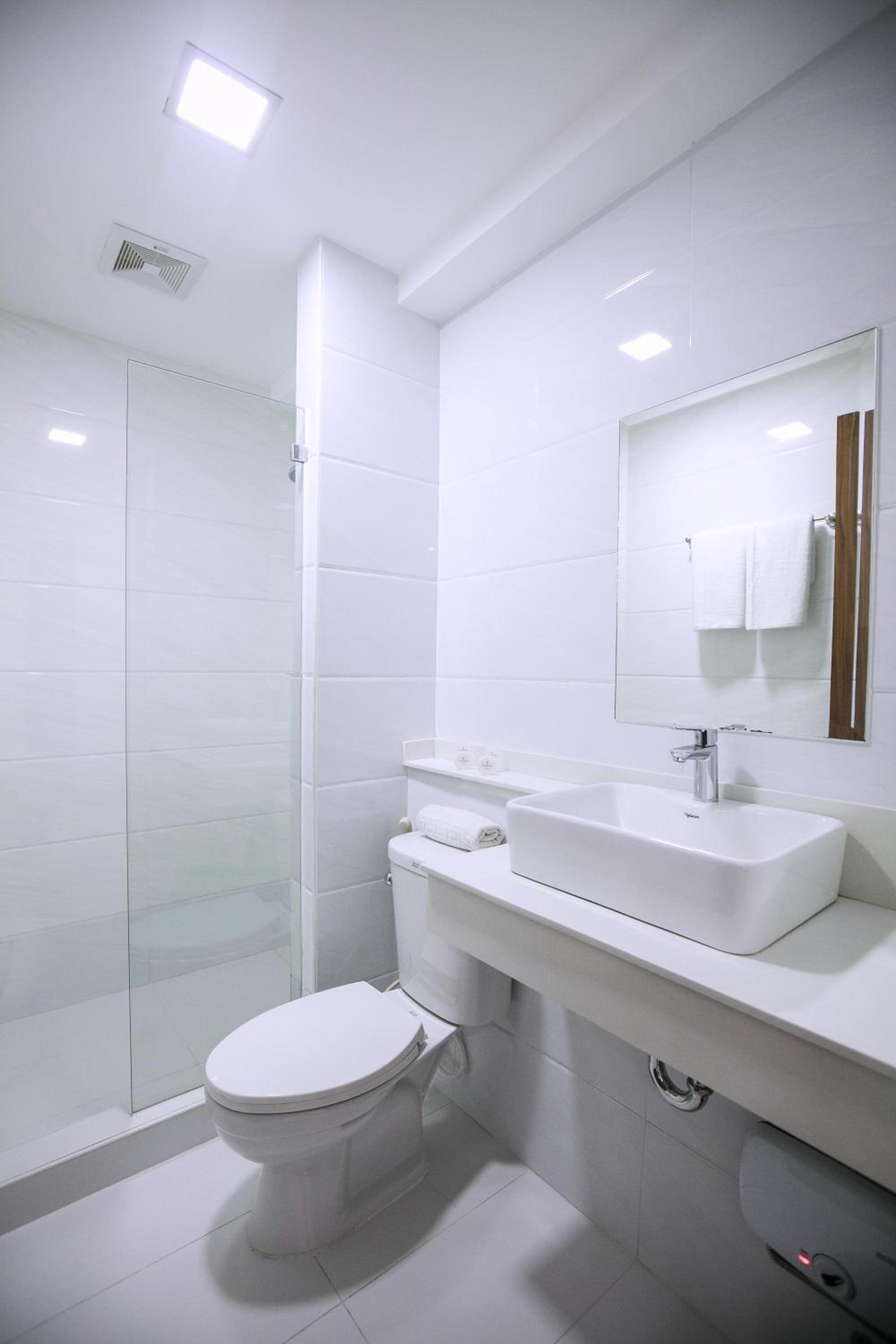 S Hotel & Residences