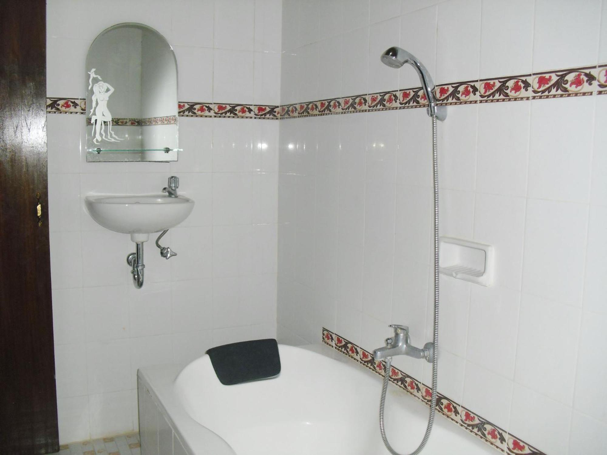 Adus Beach Inn