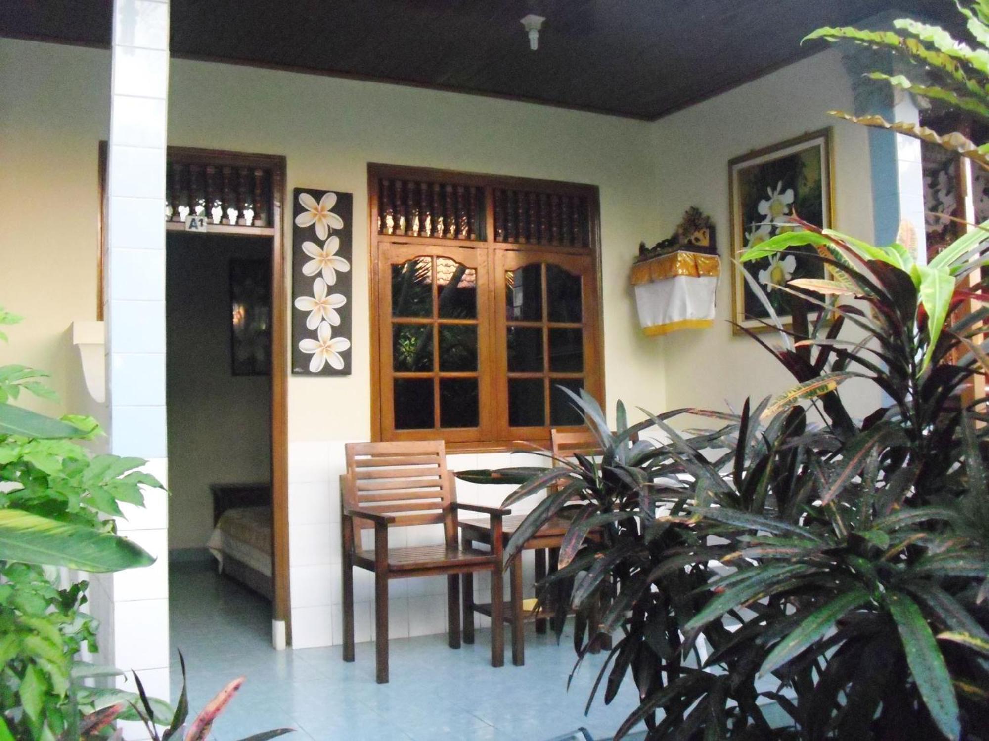 Adus Beach Inn
