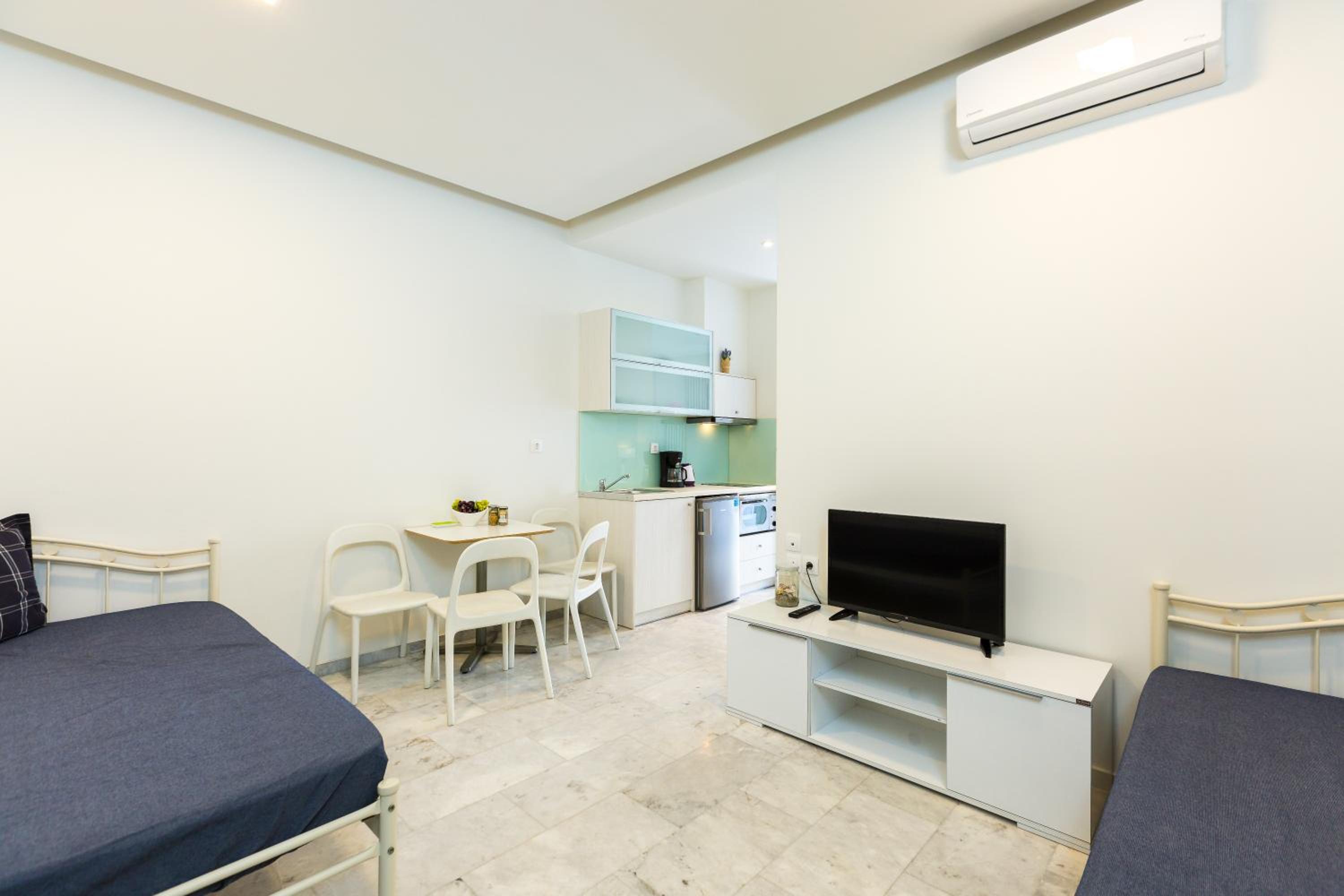 Meltemi Coast Suites