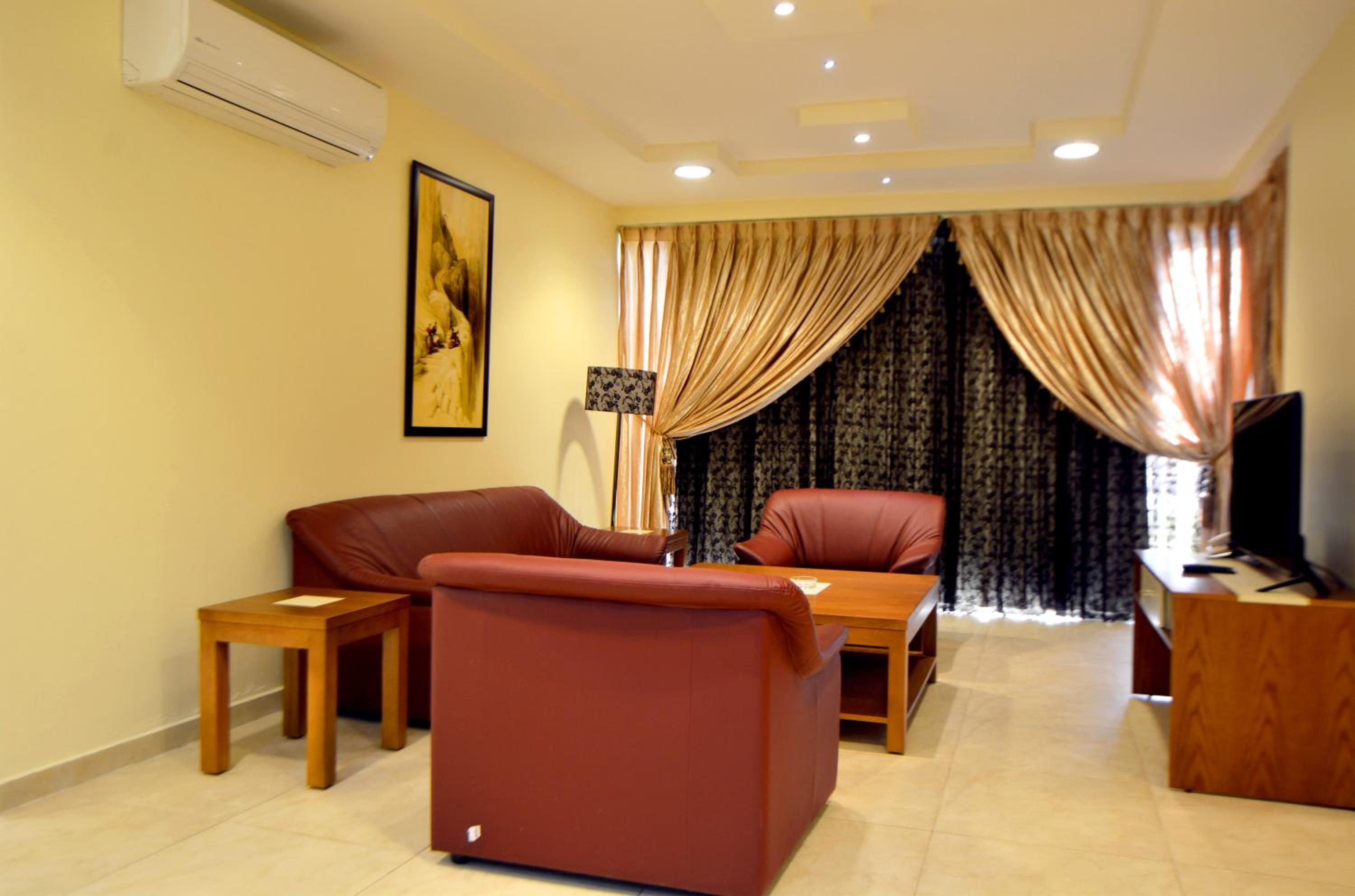 Public Security Hotel & Chalets