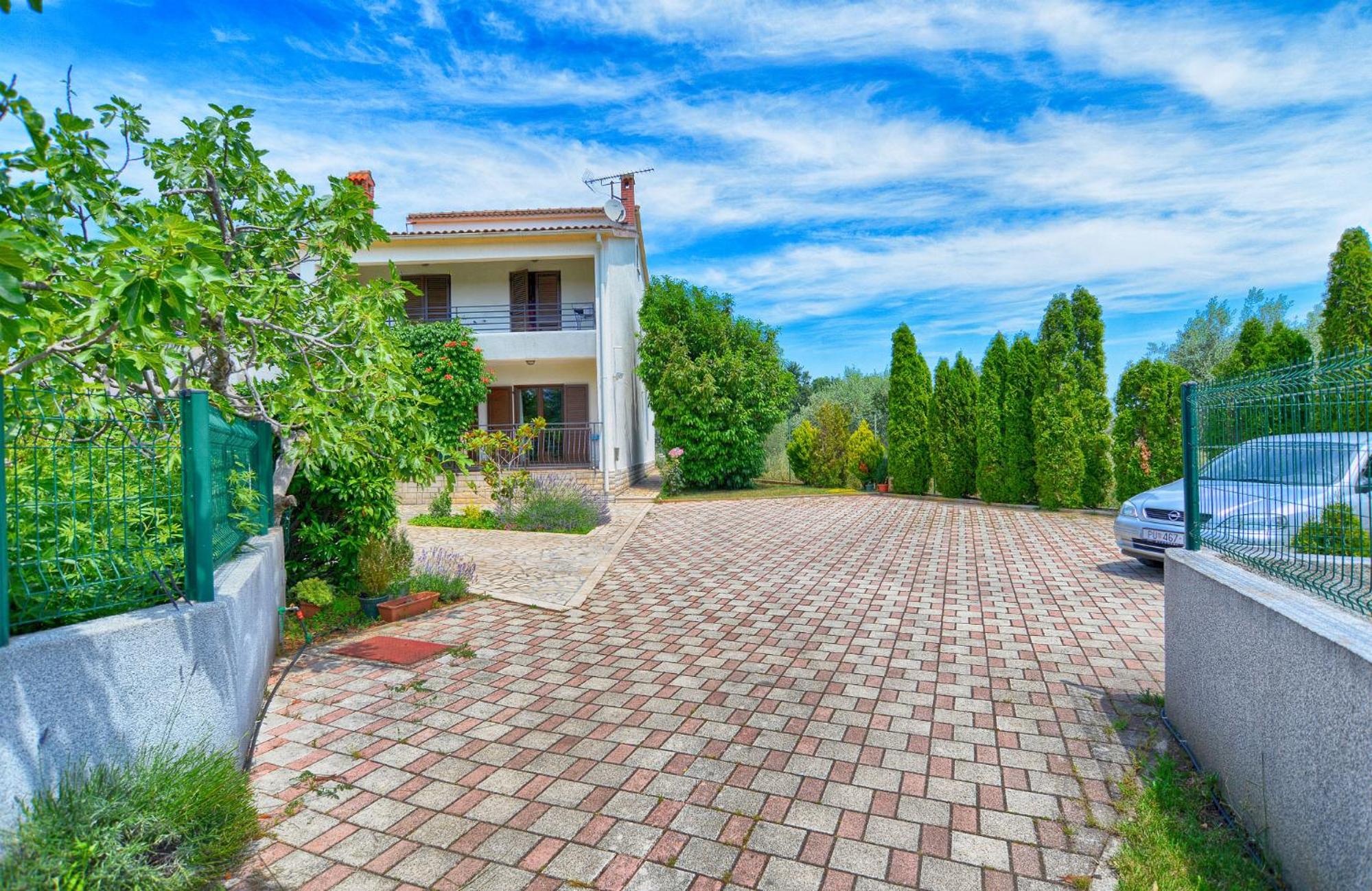 Apartments Slavica 590 view 3