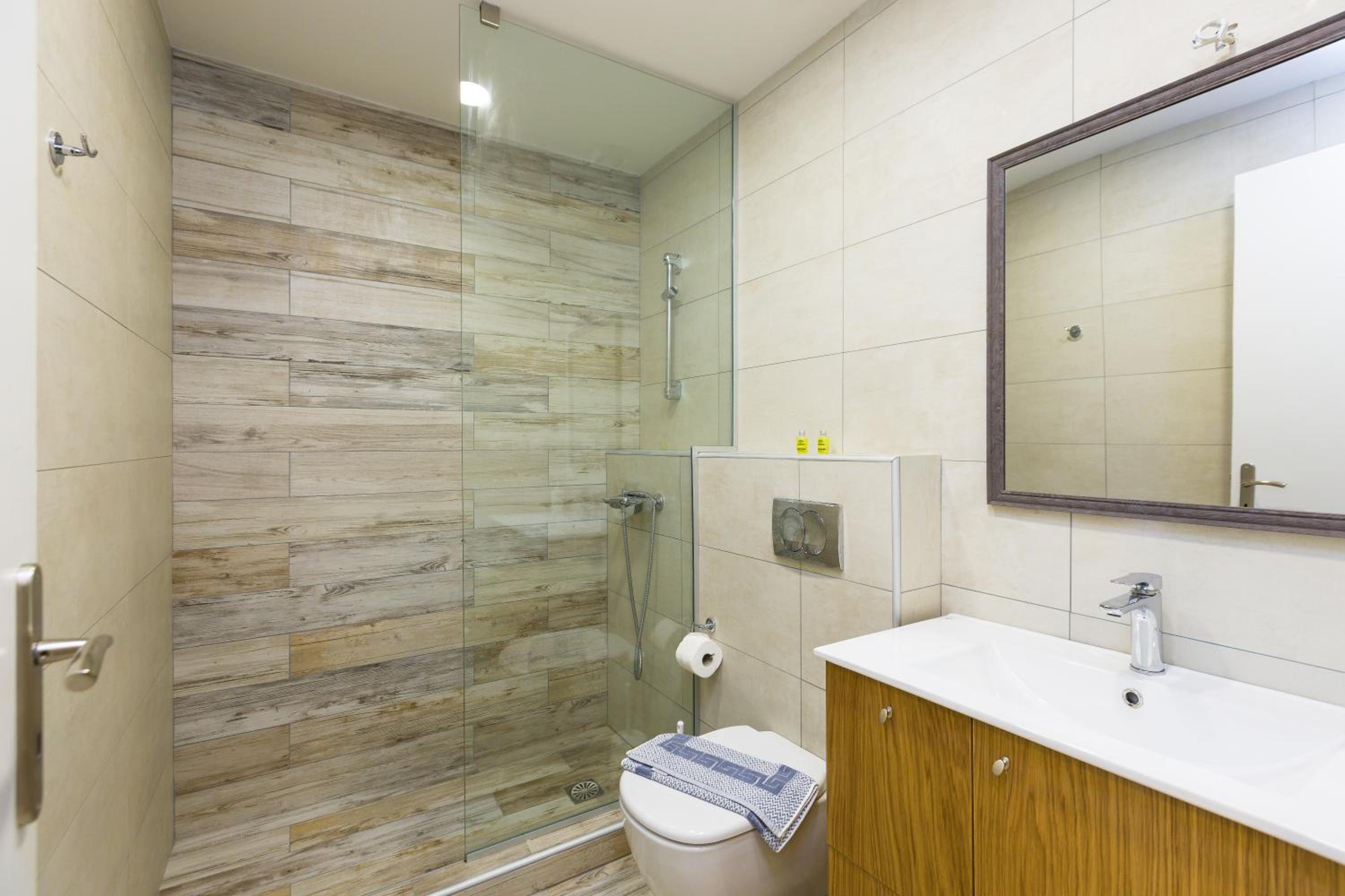 Meltemi Coast Suites