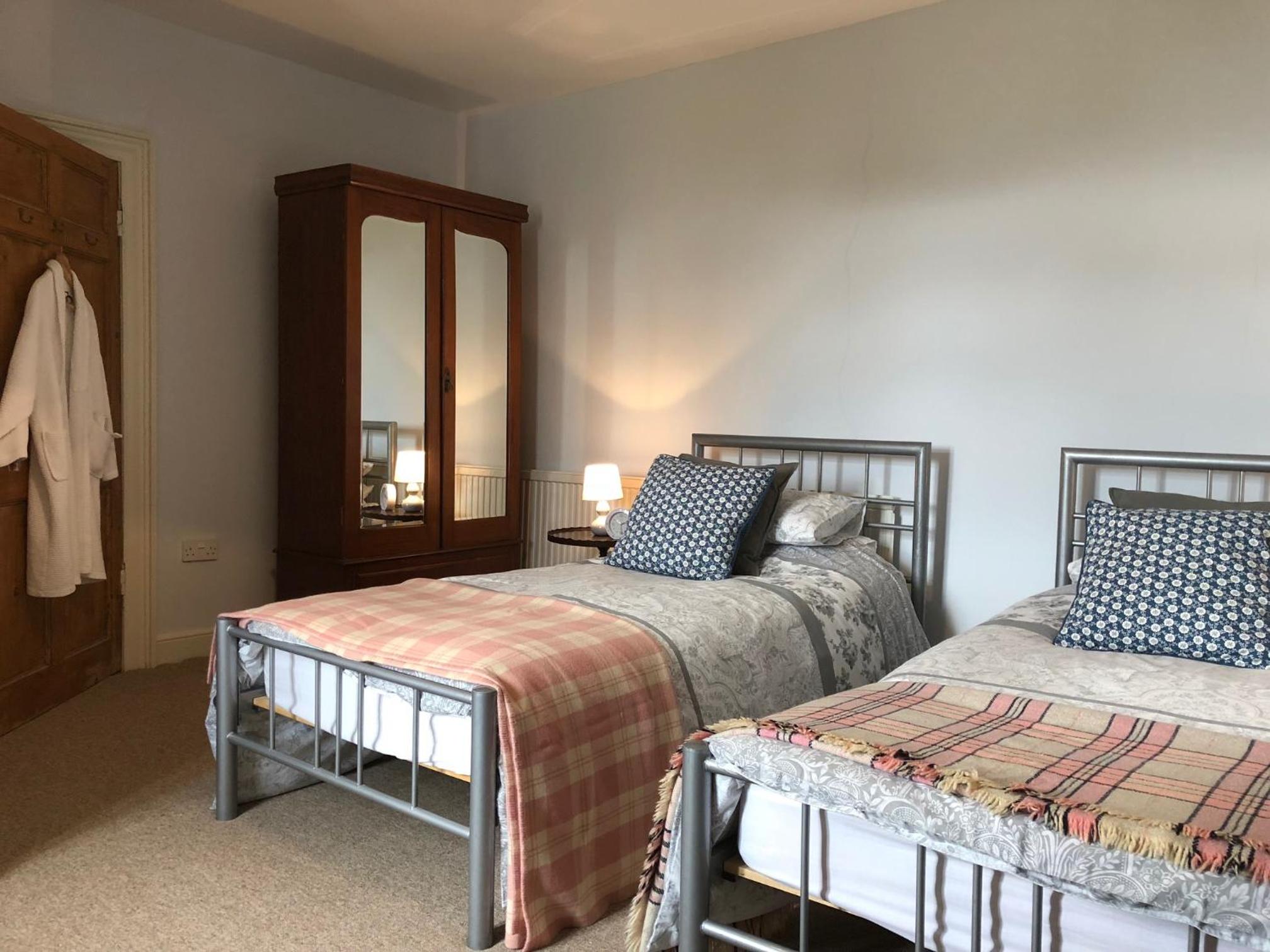 Cilwen Country House Bed and Breakfast view 4