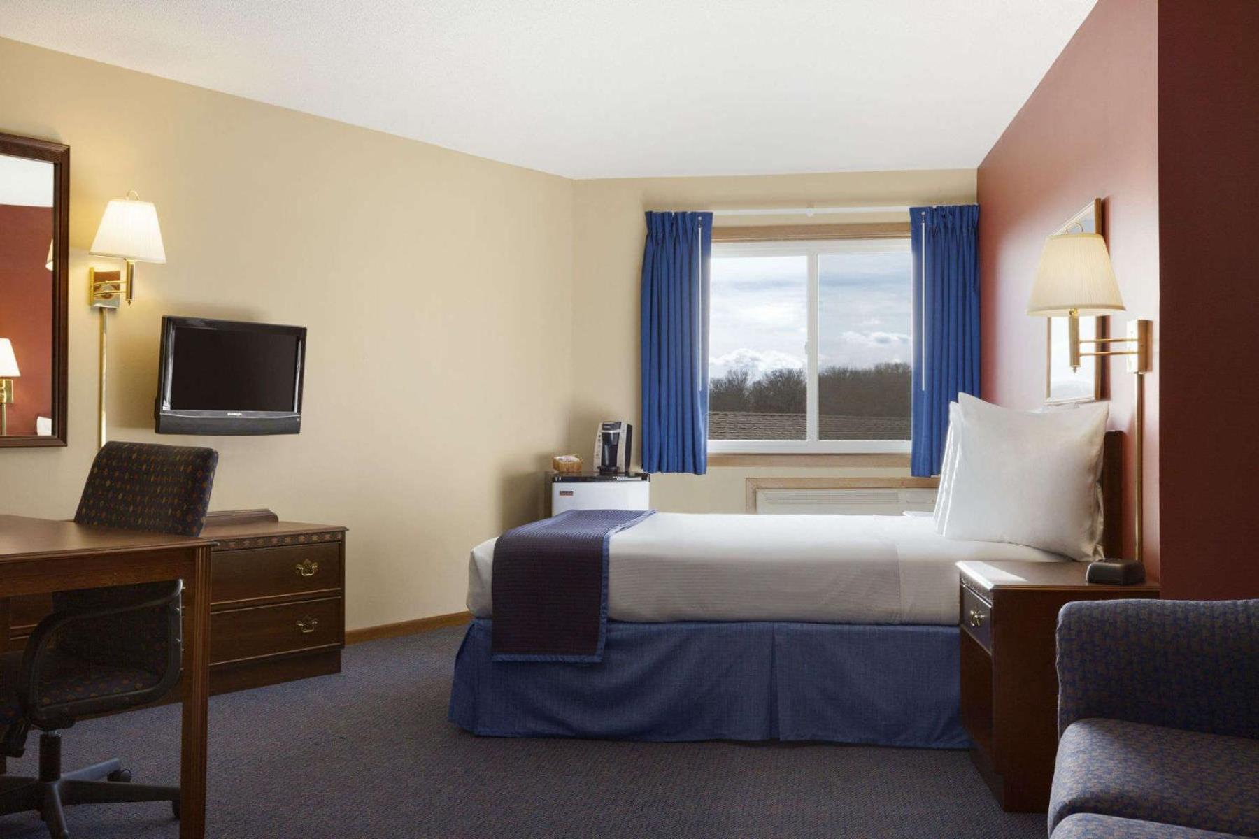 Travelodge by Wyndham Motel of St Cloud view 3