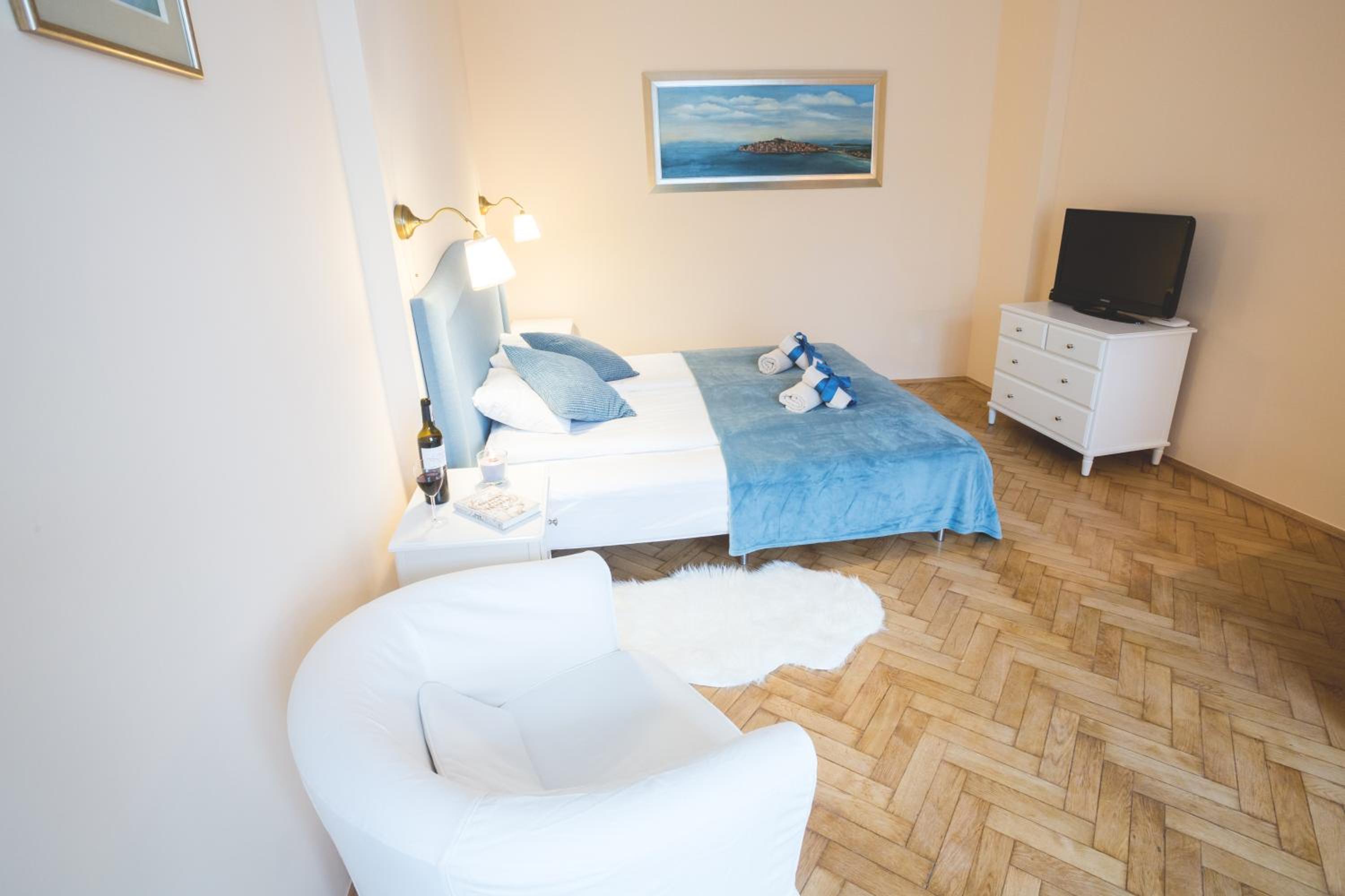 Apartments Roman