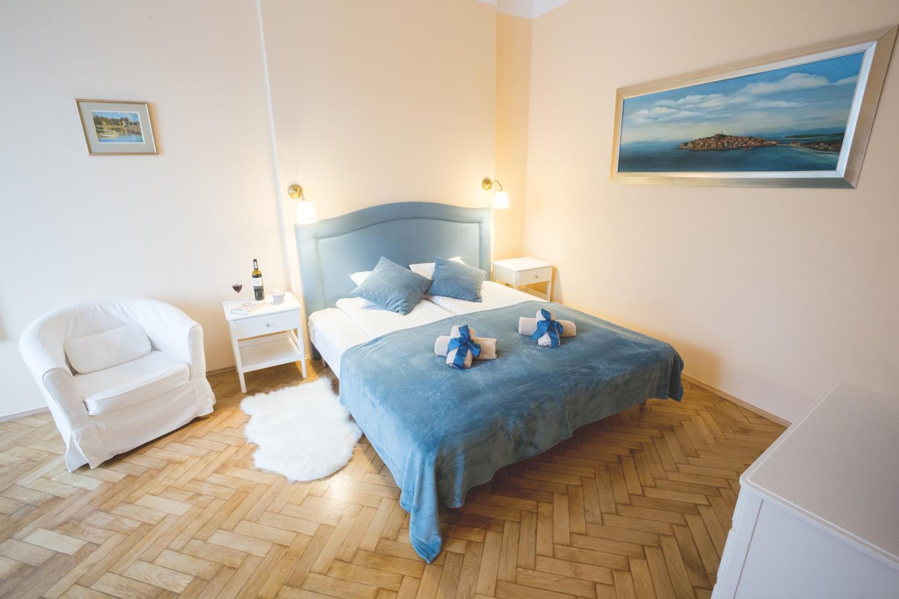 Apartments Roman