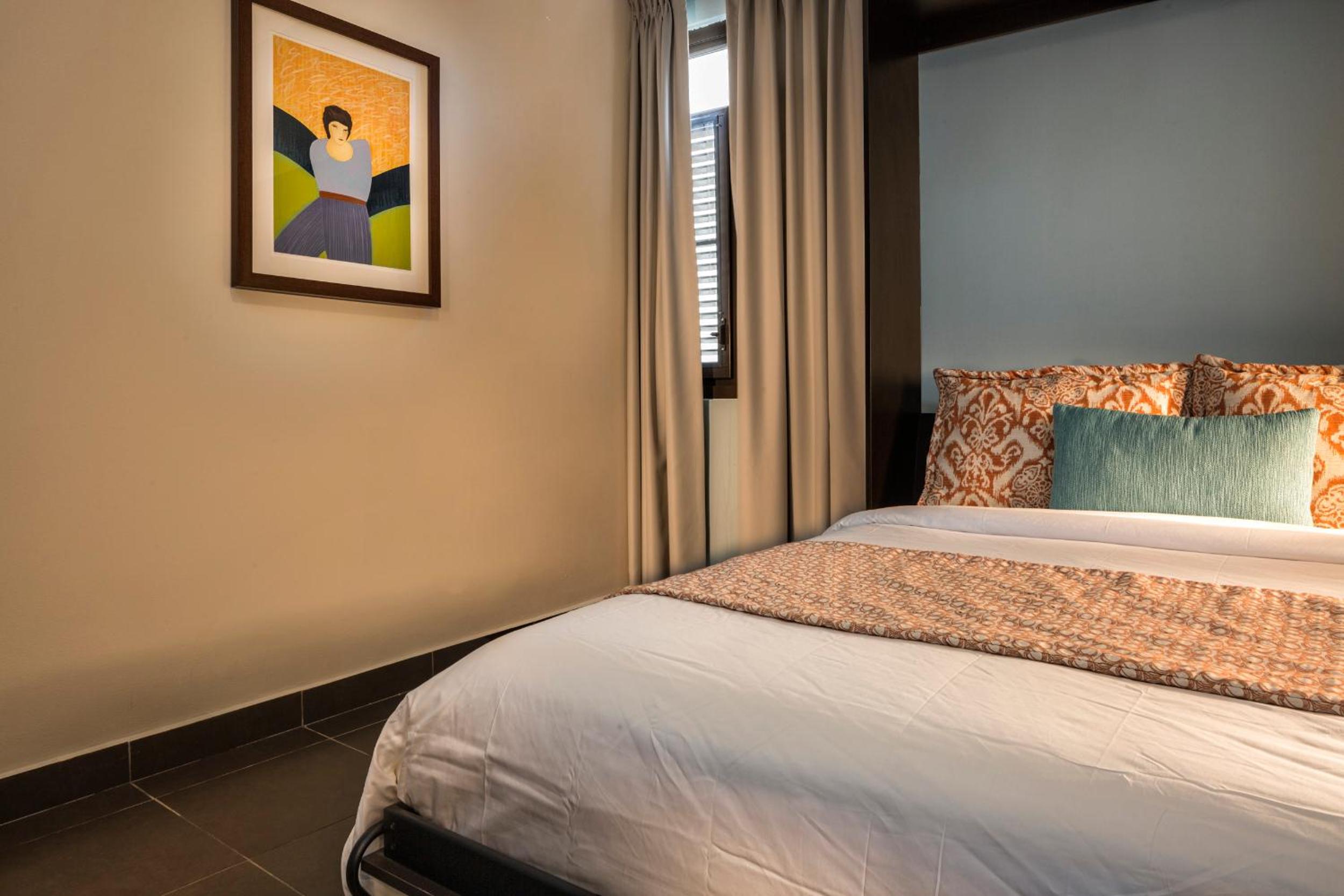 Decanter Hotel - Property Image 13