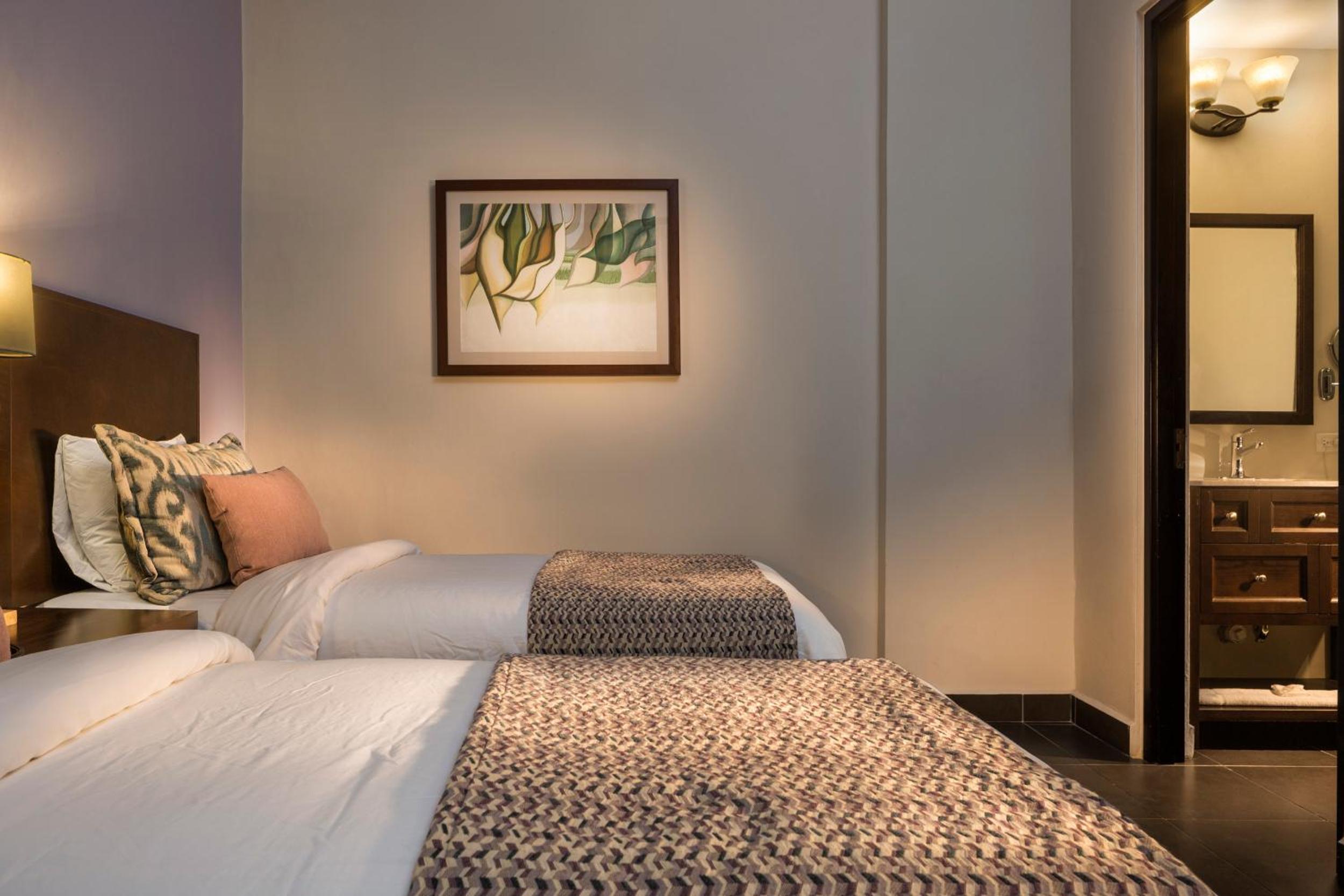 Decanter Hotel - Property Image 8