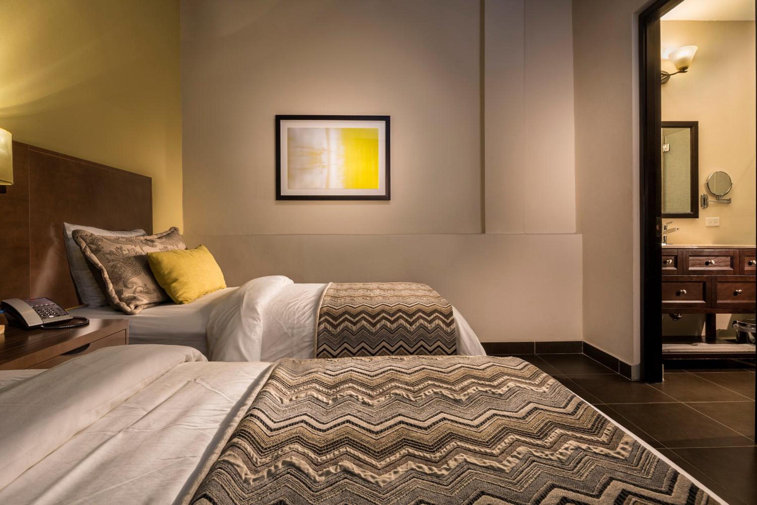 Decanter Hotel - Property Image 2