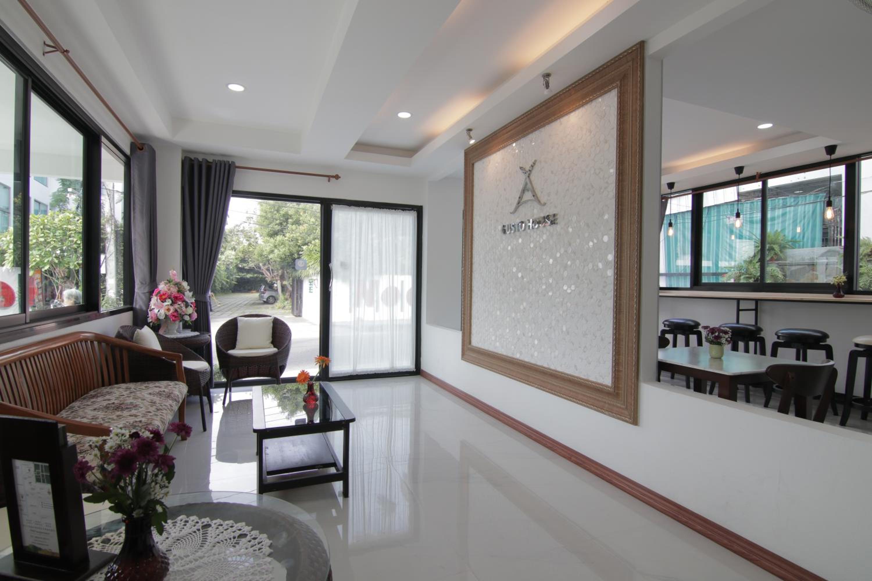 Gusto House