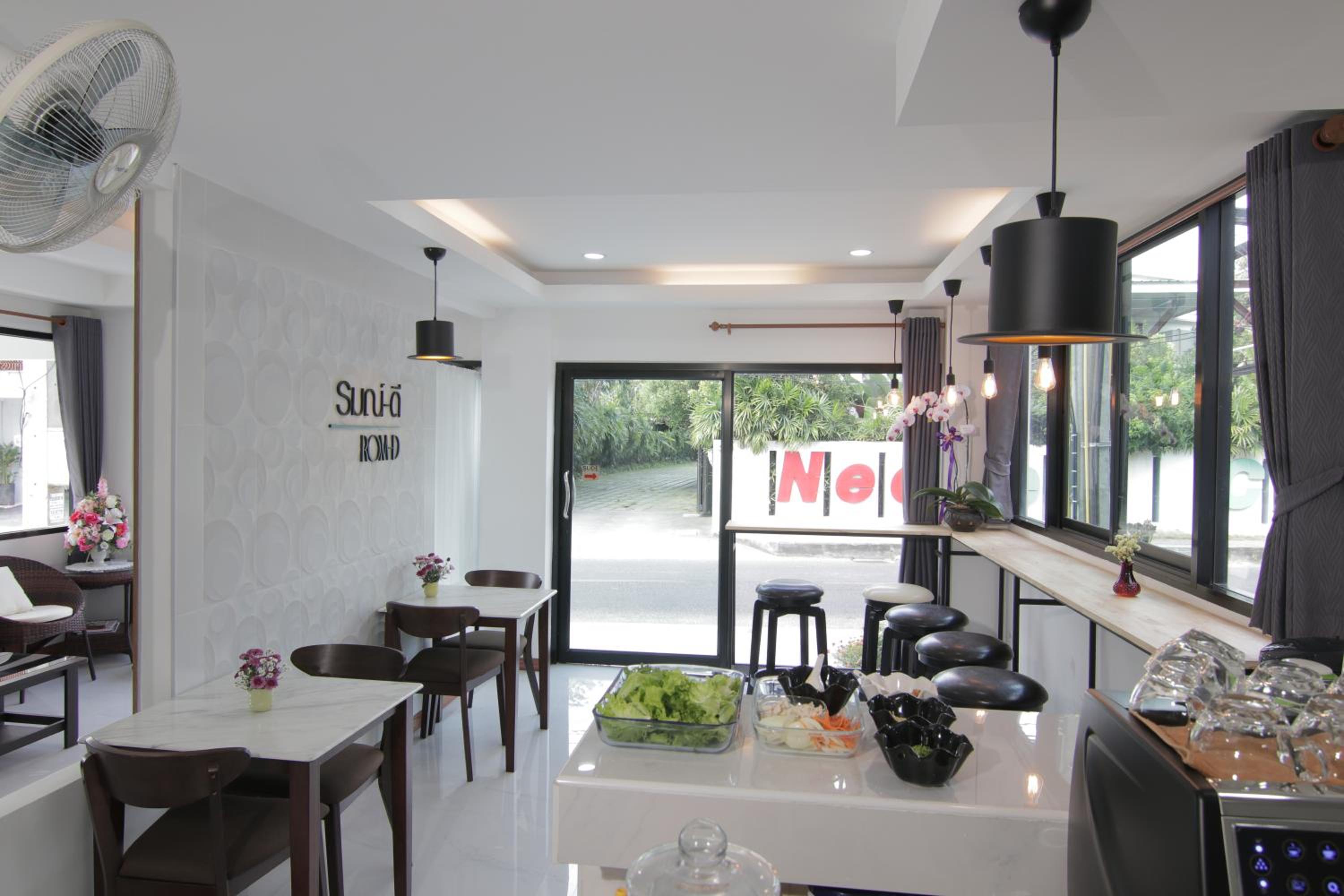 Gusto House