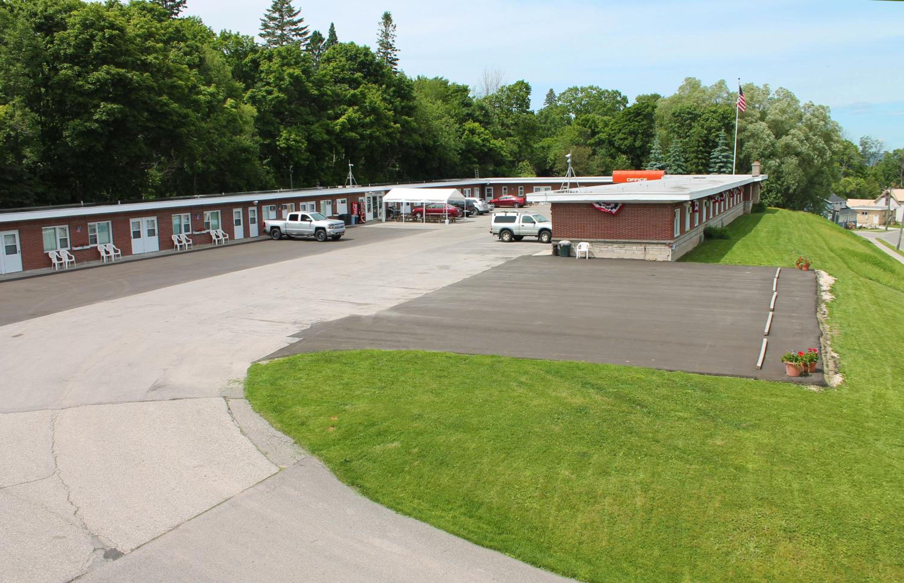 Budget Host Crestview Inn - Property Image 12