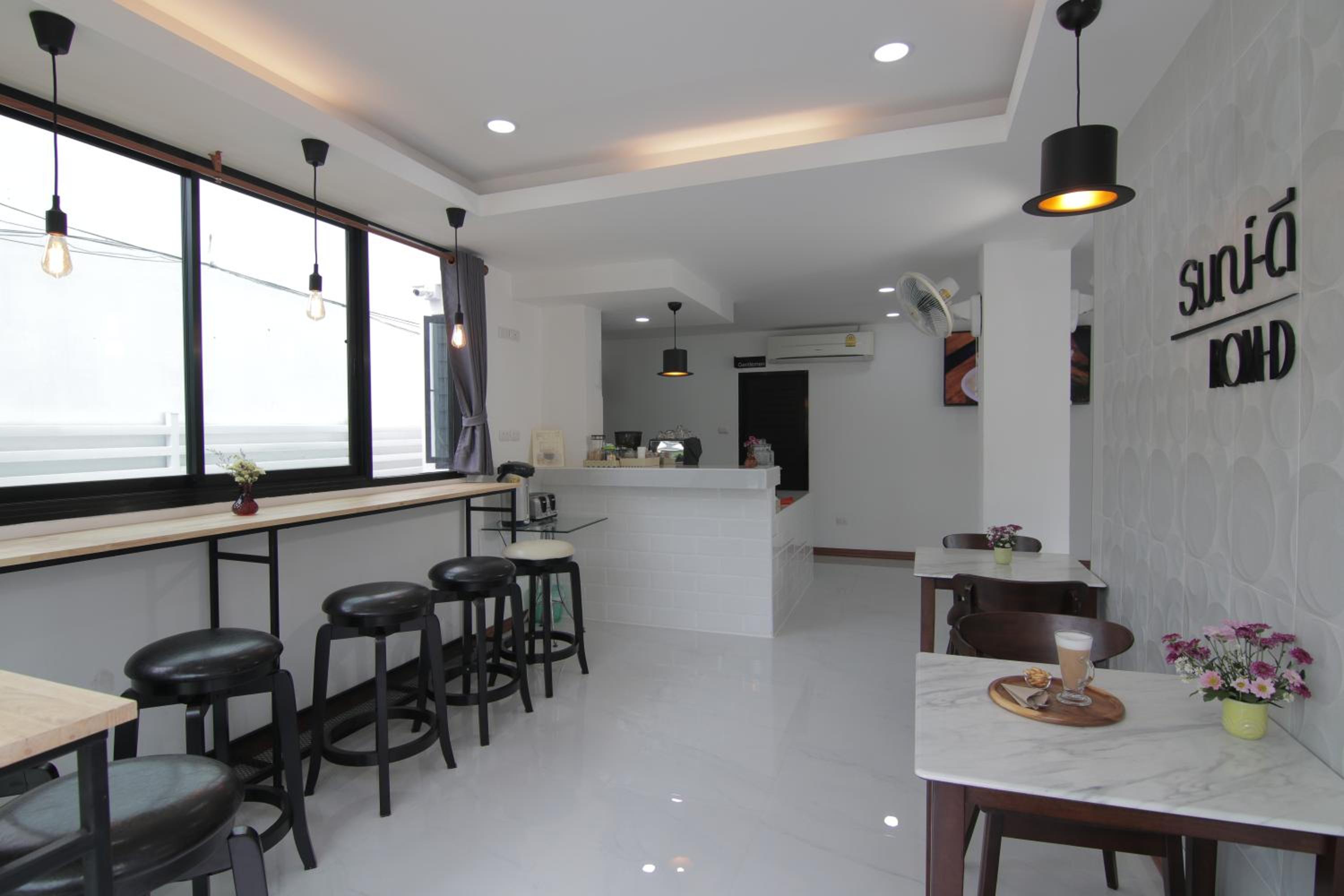 Gusto House