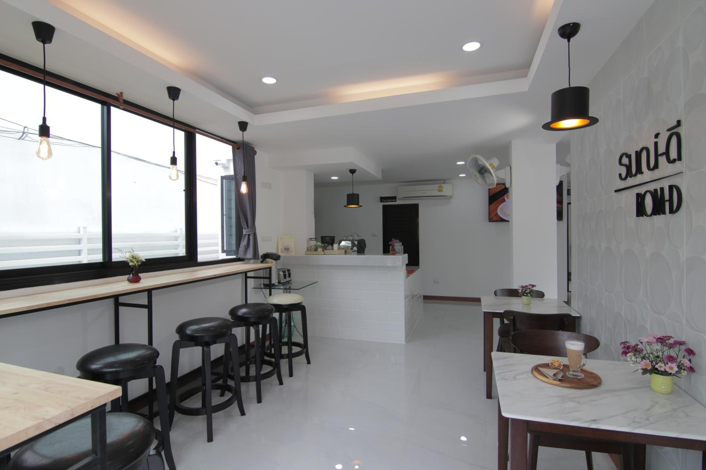 Gusto House
