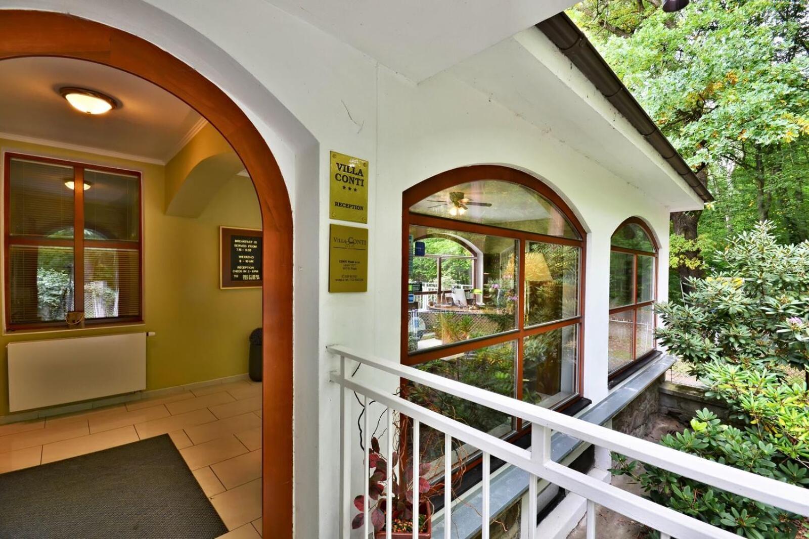 balcony