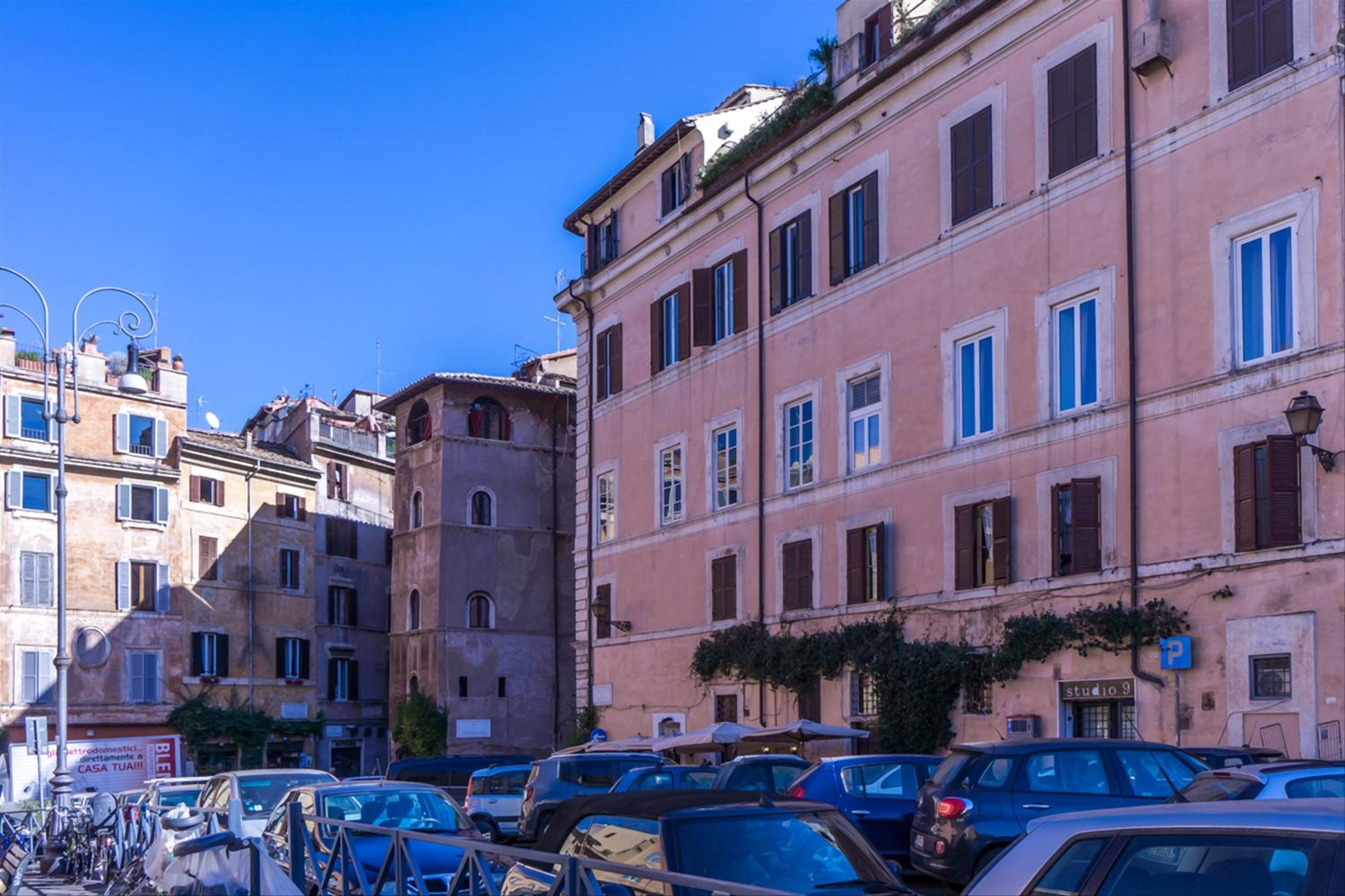 GuestHost - Palazzo Farnese Historical Home