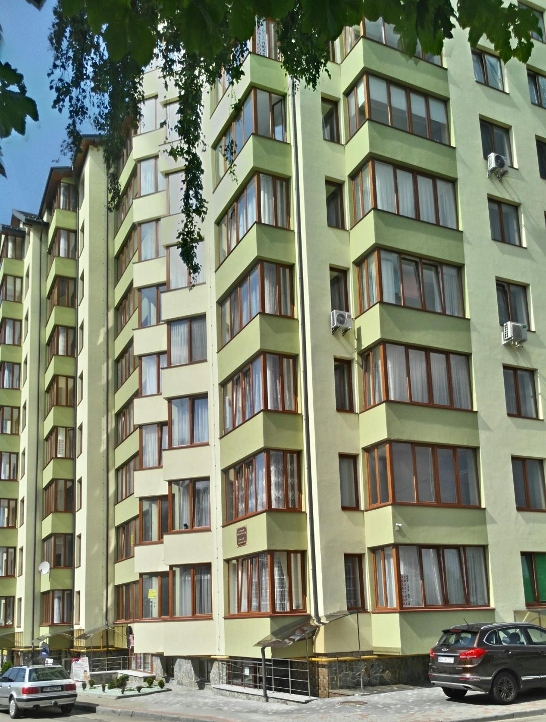 Apartment on Stepana Bandery 35