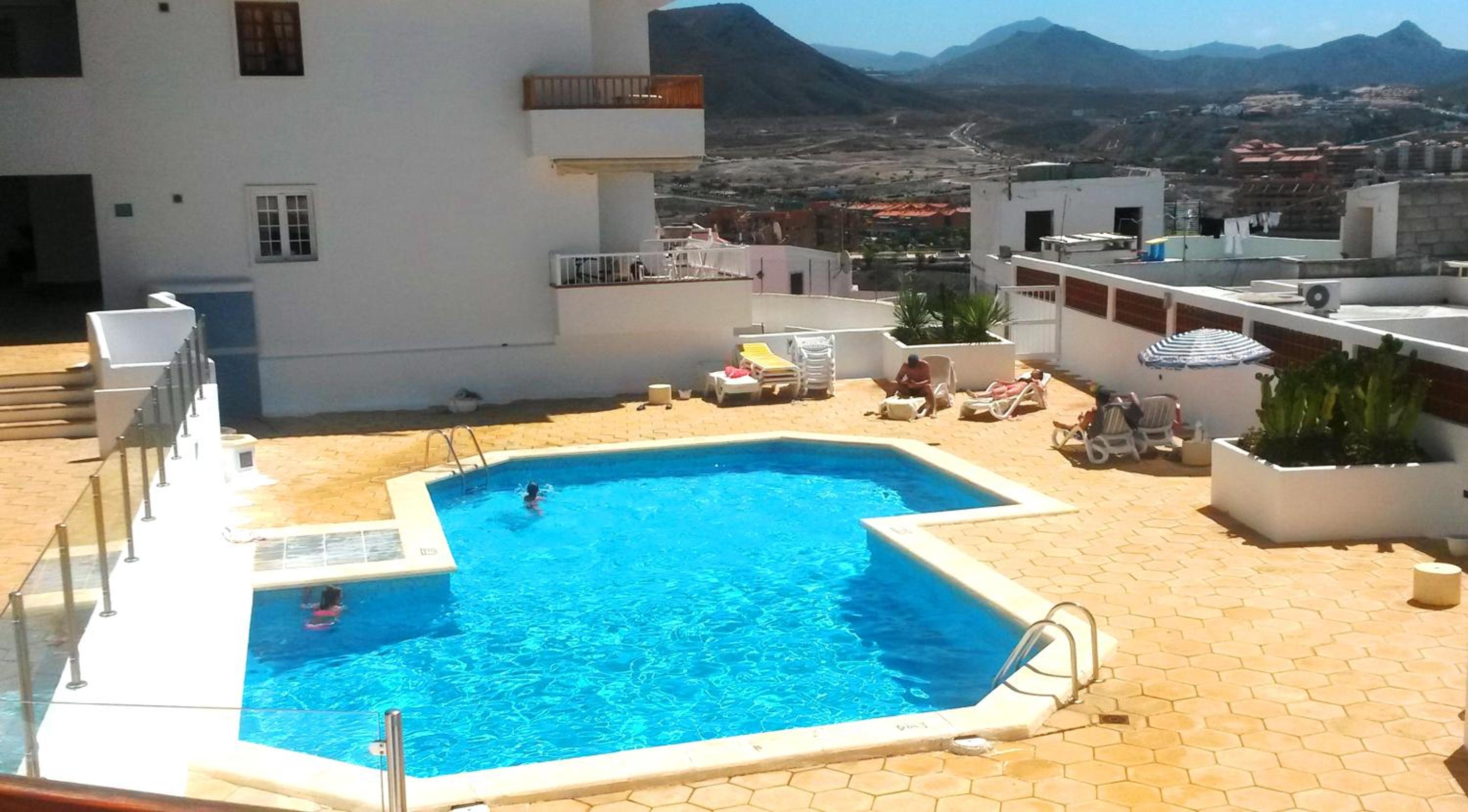 Ocean View Apartment over Los Cristianos, Playa las Vistas view 3