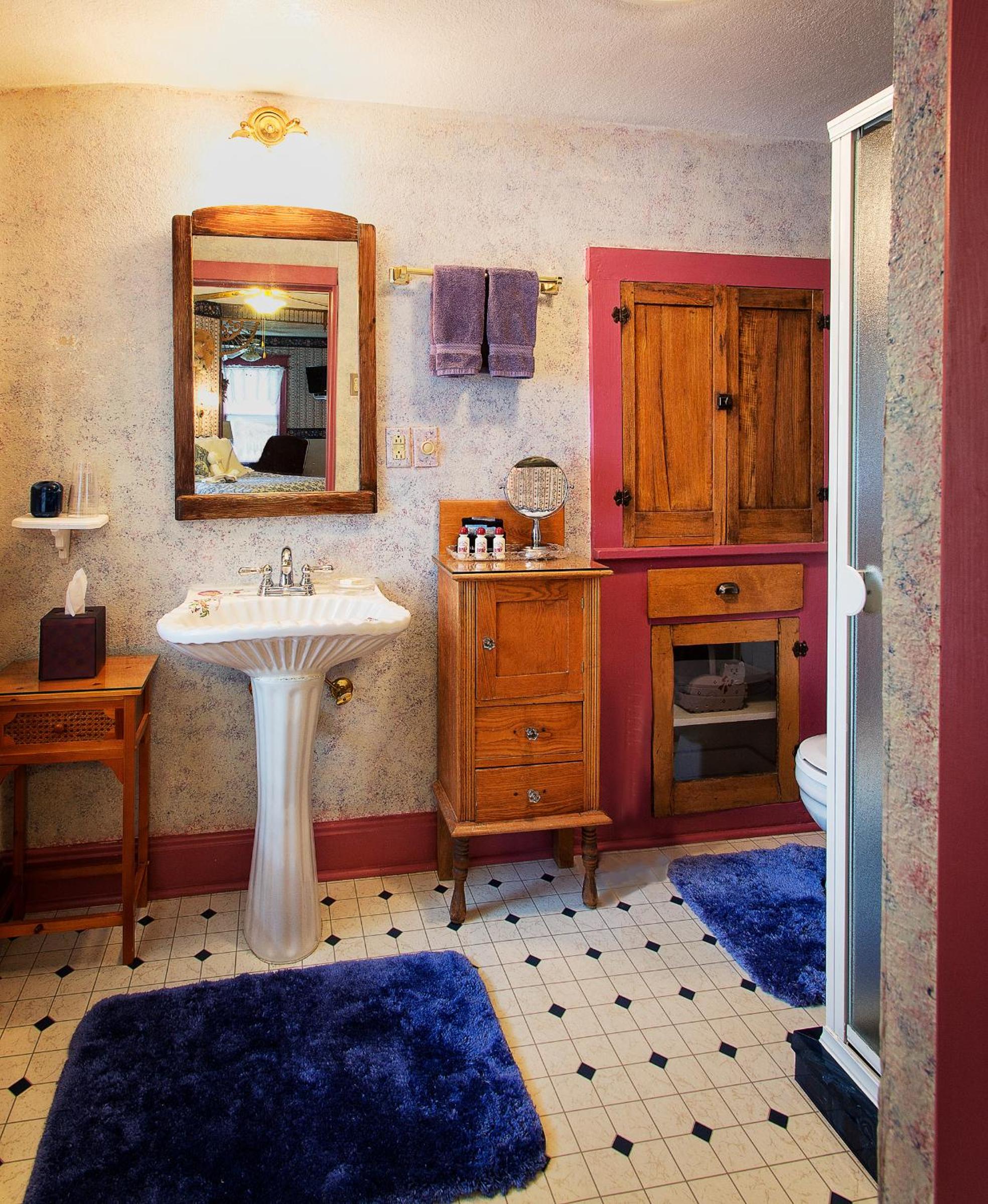 Holden House 1902 Bed & Breakfast Inn