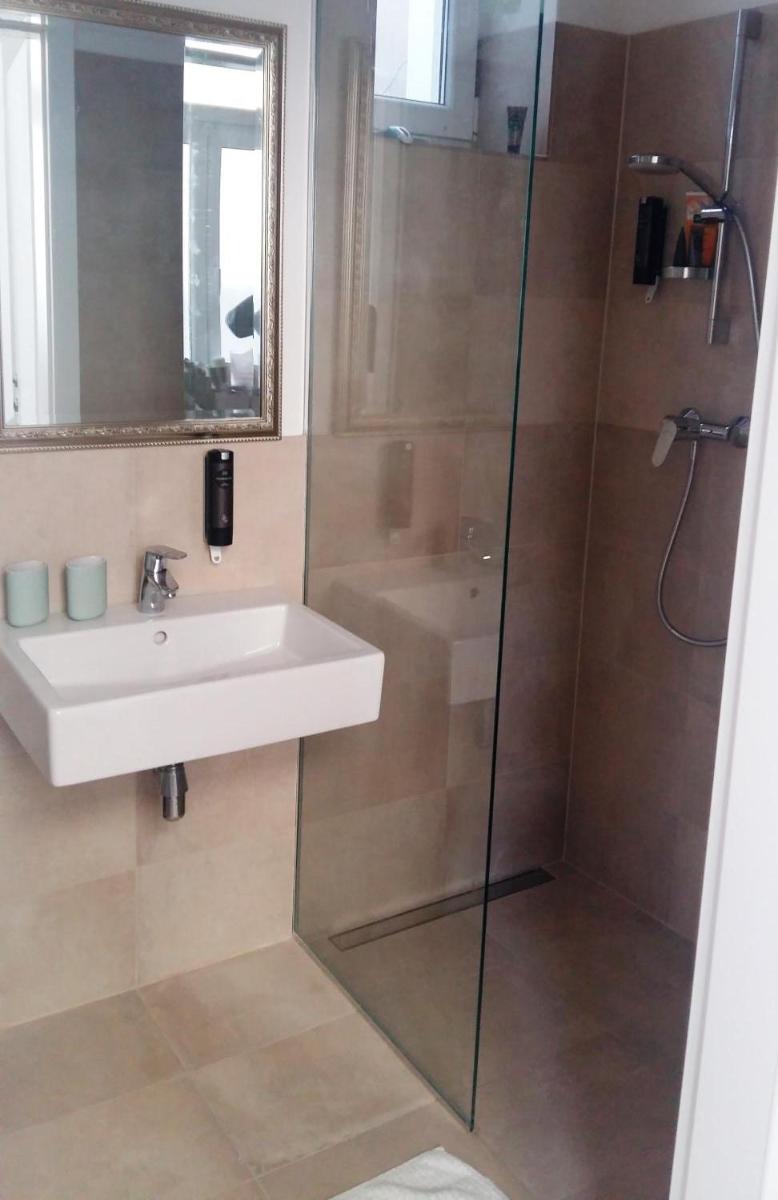 Traumhafte Wohnung Wiener Altbau - zentral-