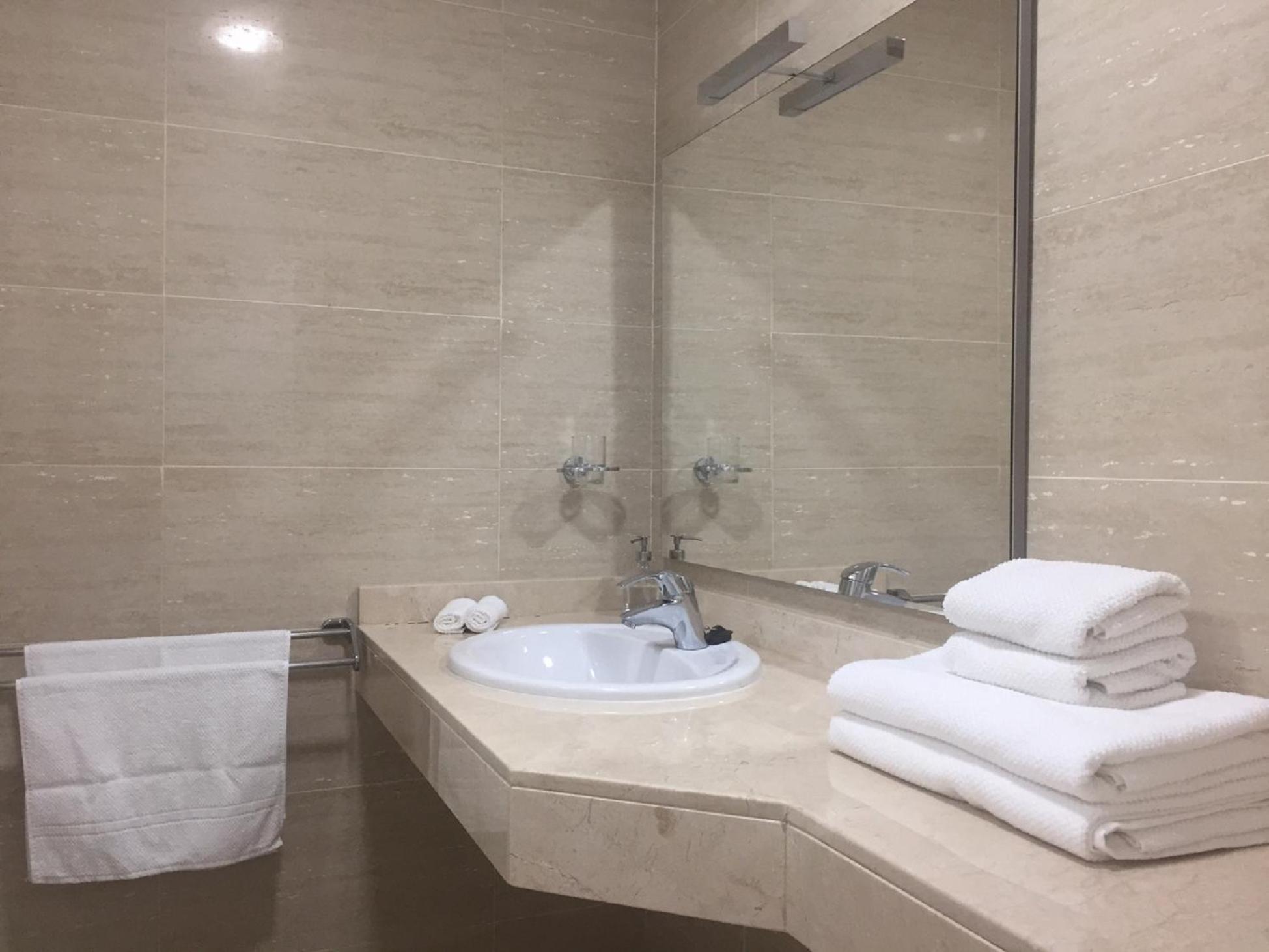 Marina Golf Apartments