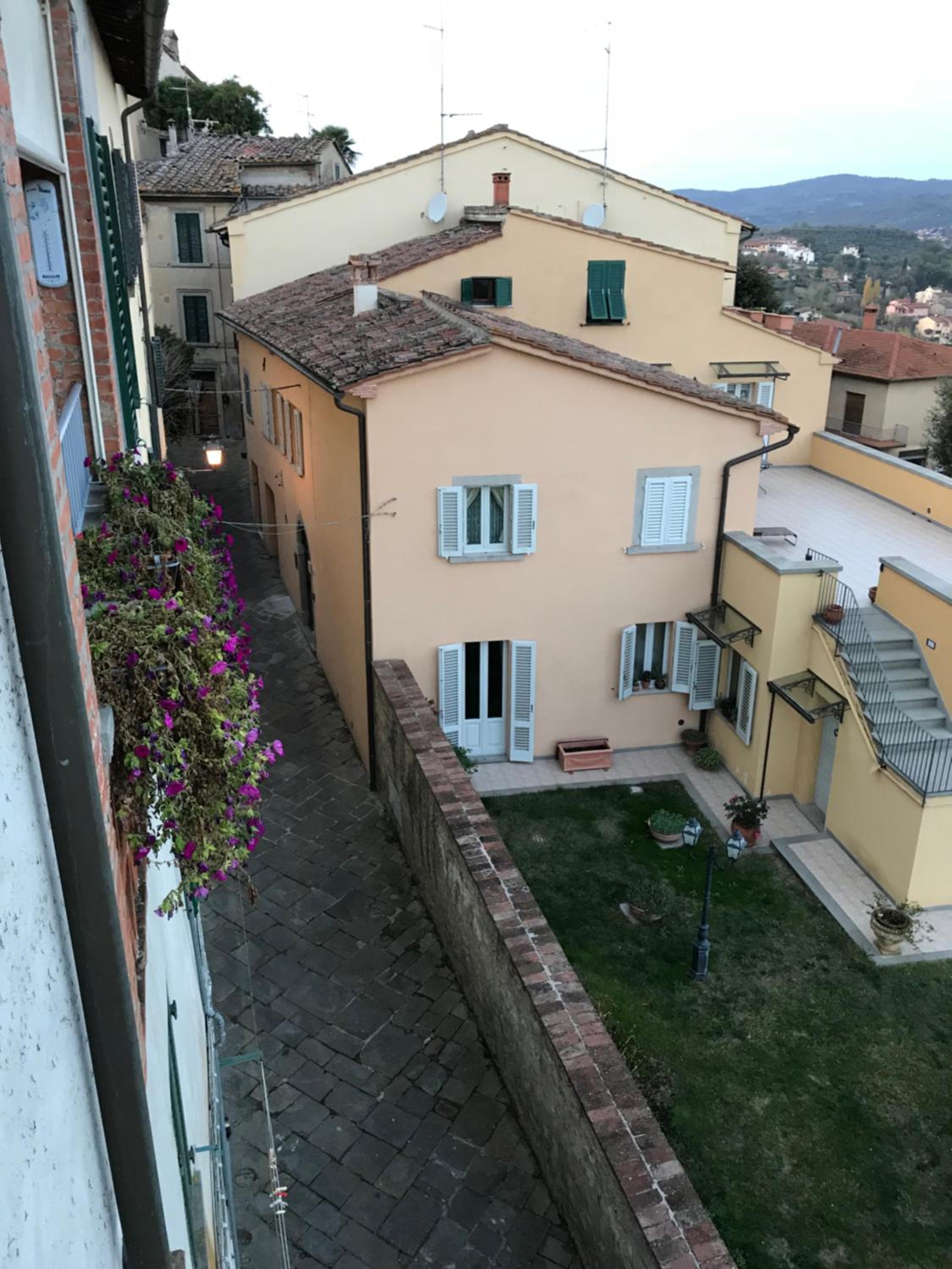 Tre Girasoli view 5