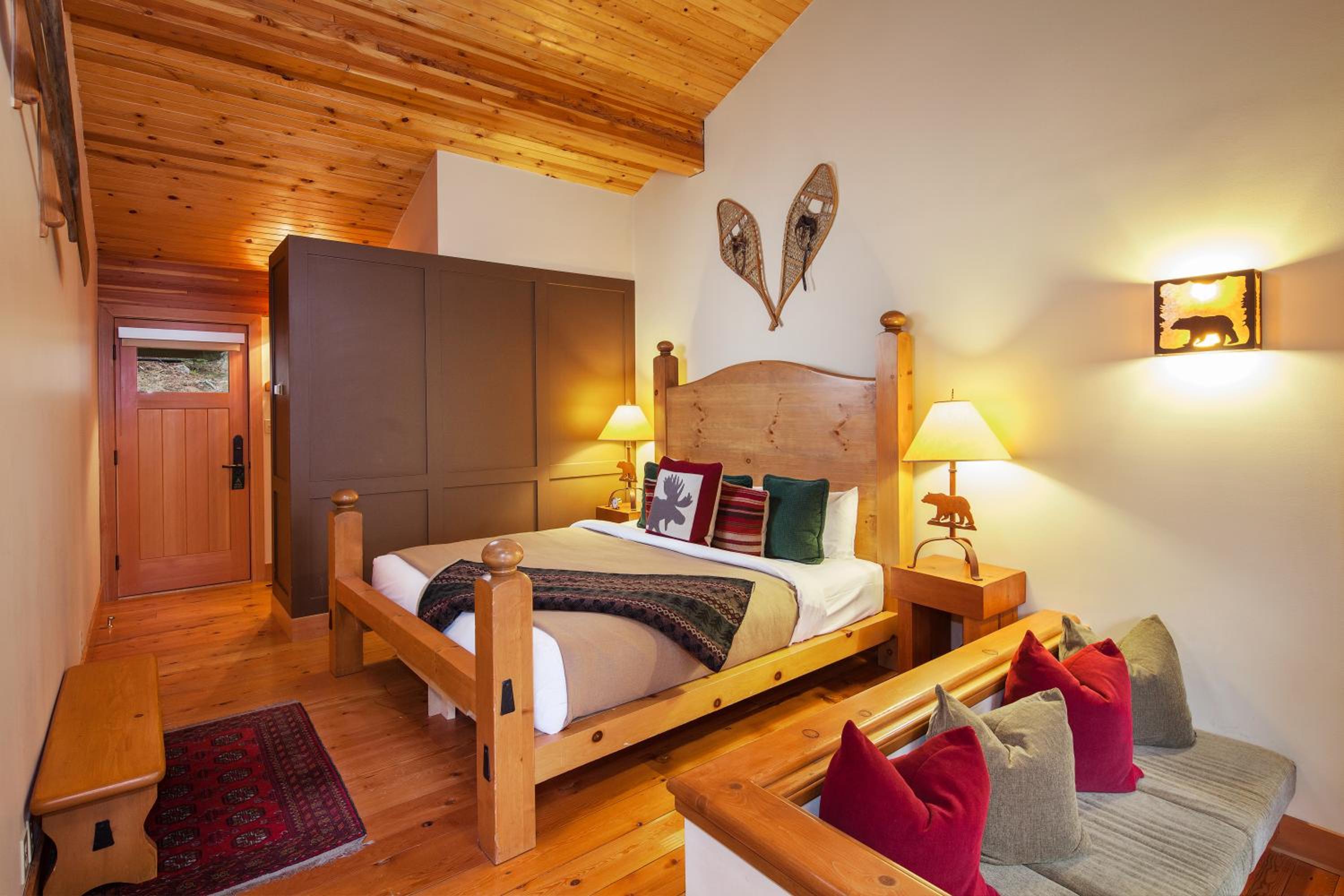 Moraine Lake Lodge