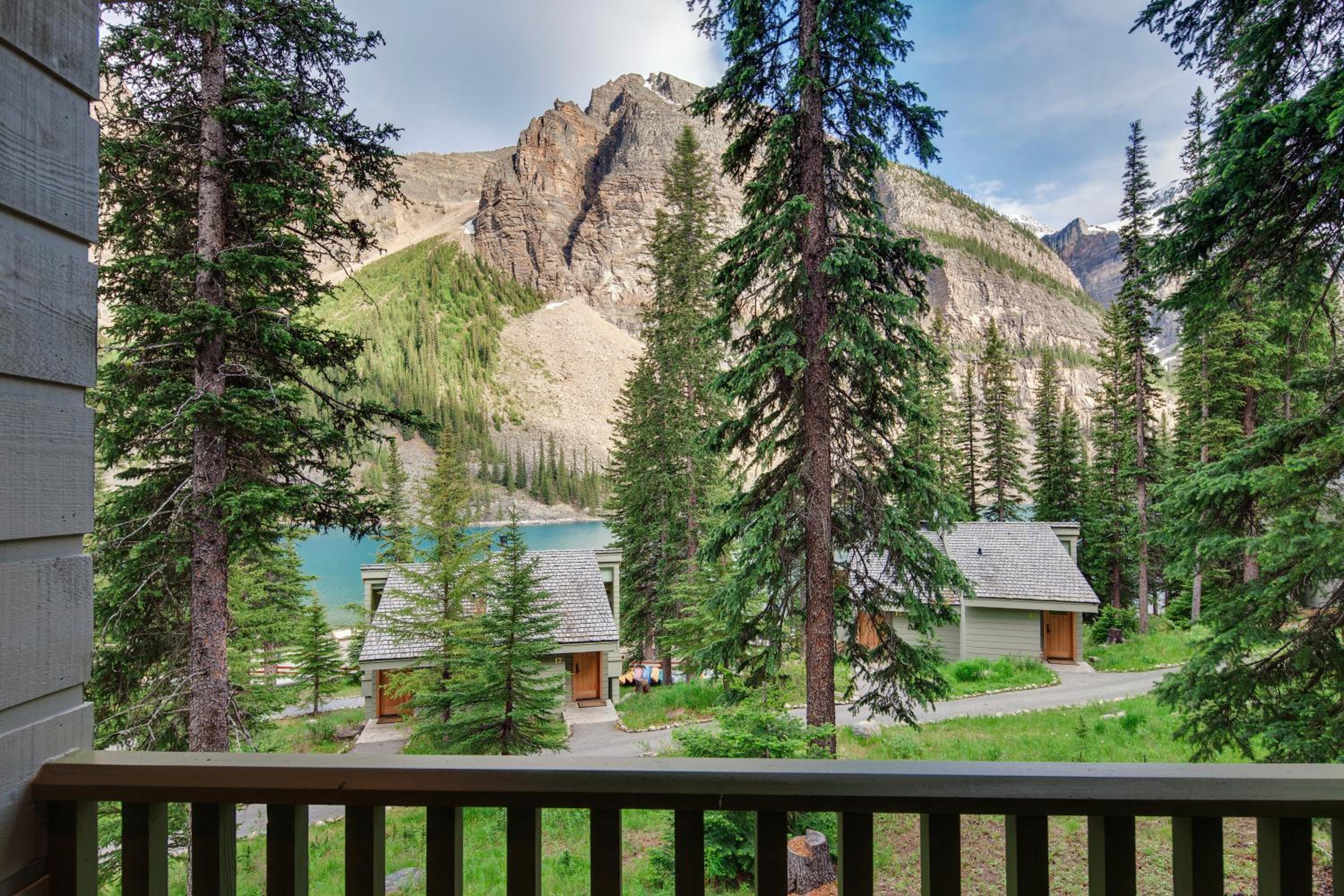 Moraine Lake Lodge