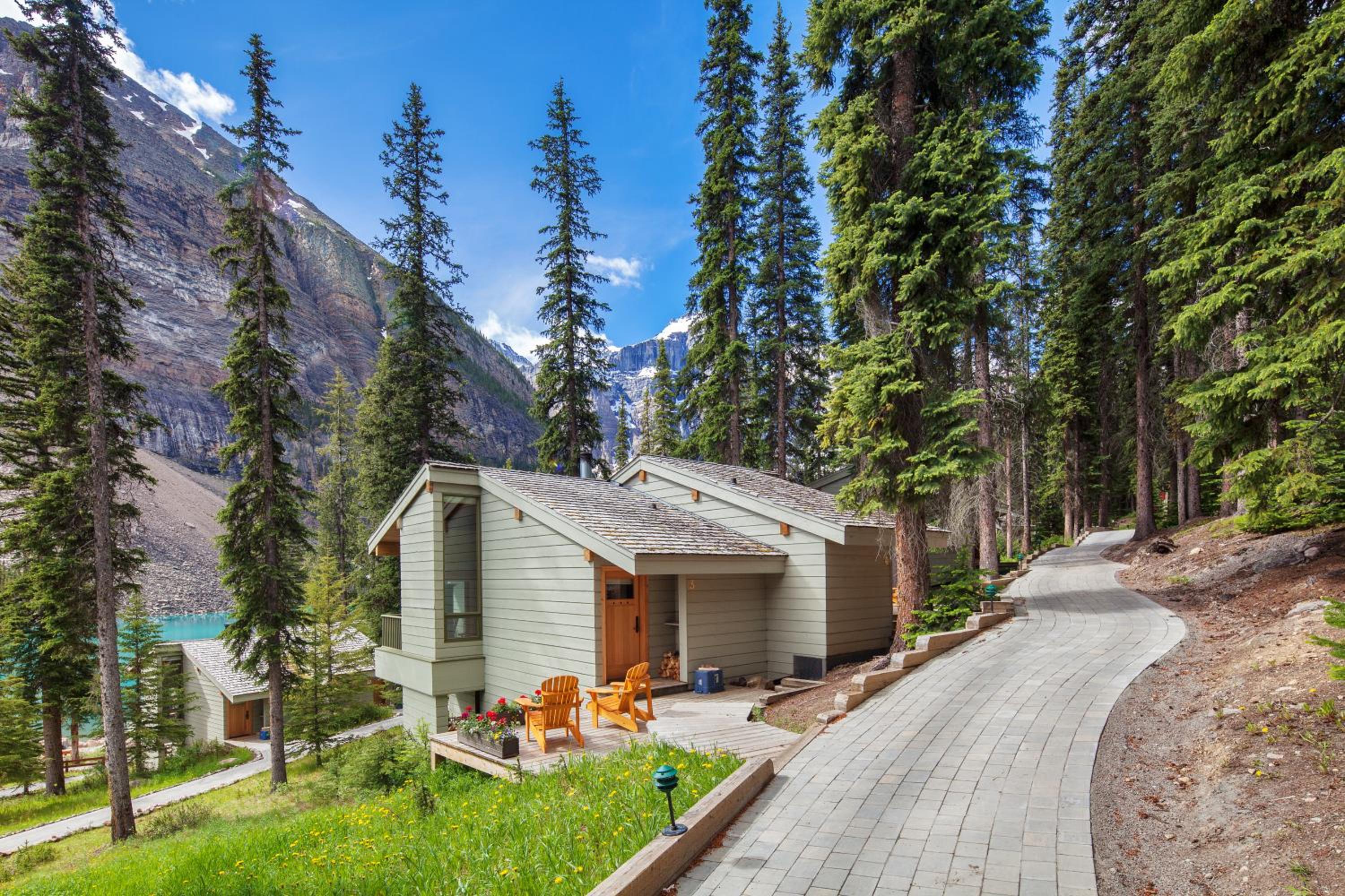 Moraine Lake Lodge