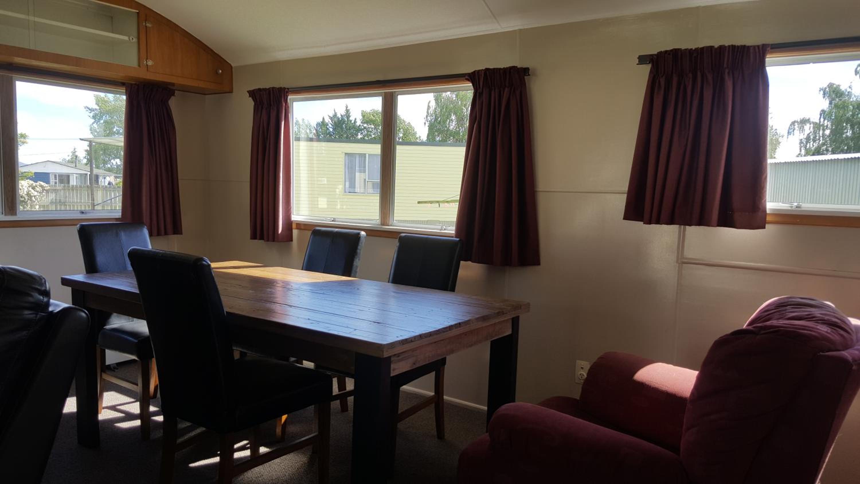 High Country Lodge, Motels & Backpackers