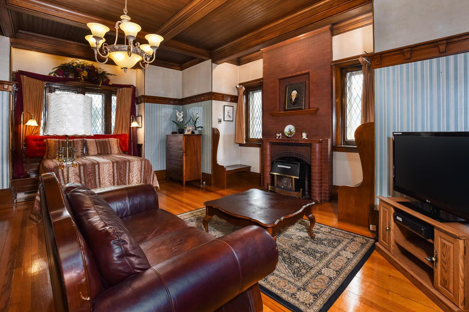 Brockville Vacations - Noble Waterfront Suites - Property Image 36