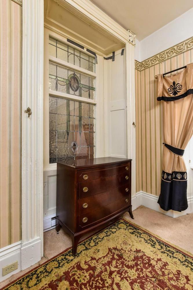 Brockville Vacations - Noble Waterfront Suites - Property Image 16