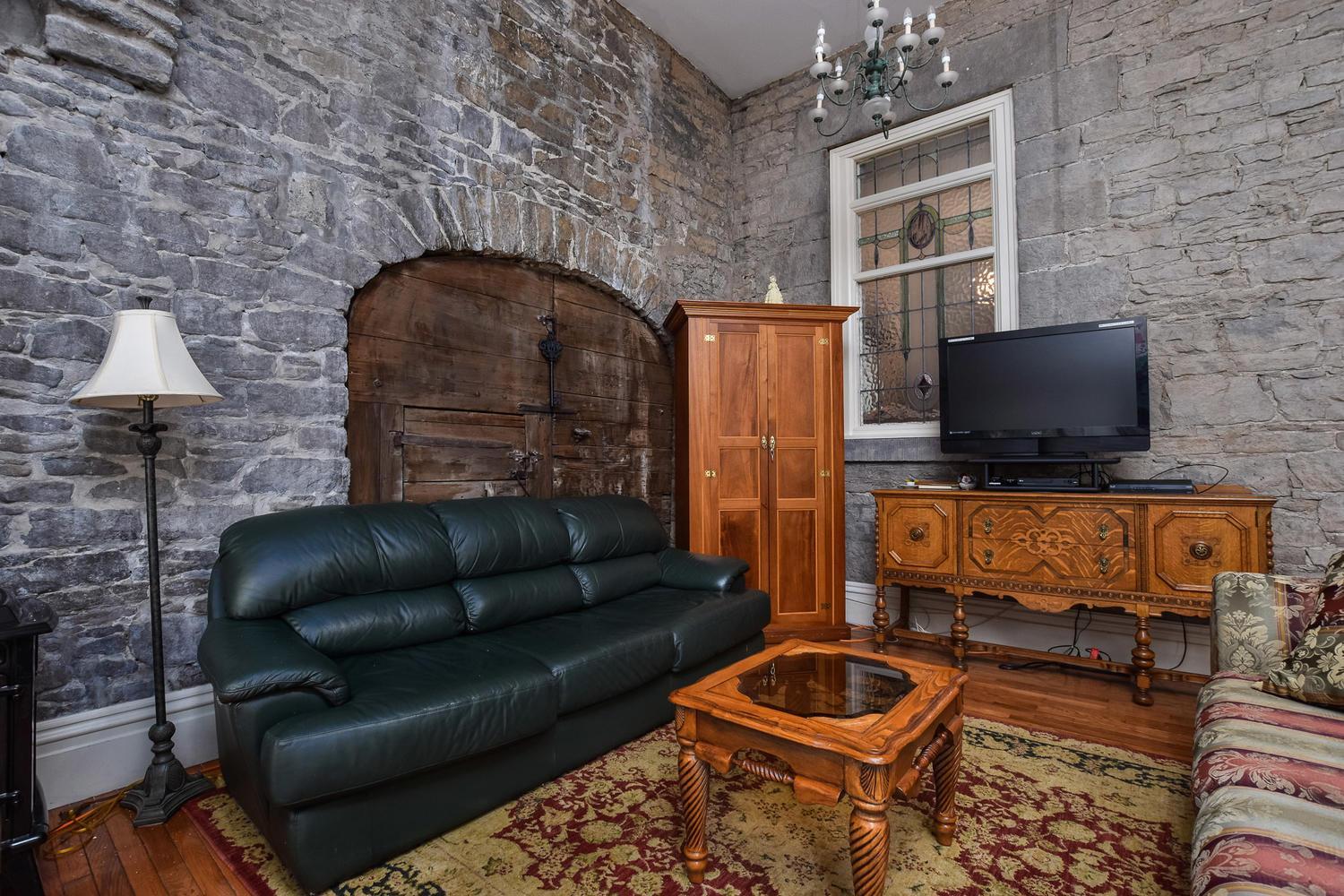 Brockville Vacations - Noble Waterfront Suites - Property Image 20