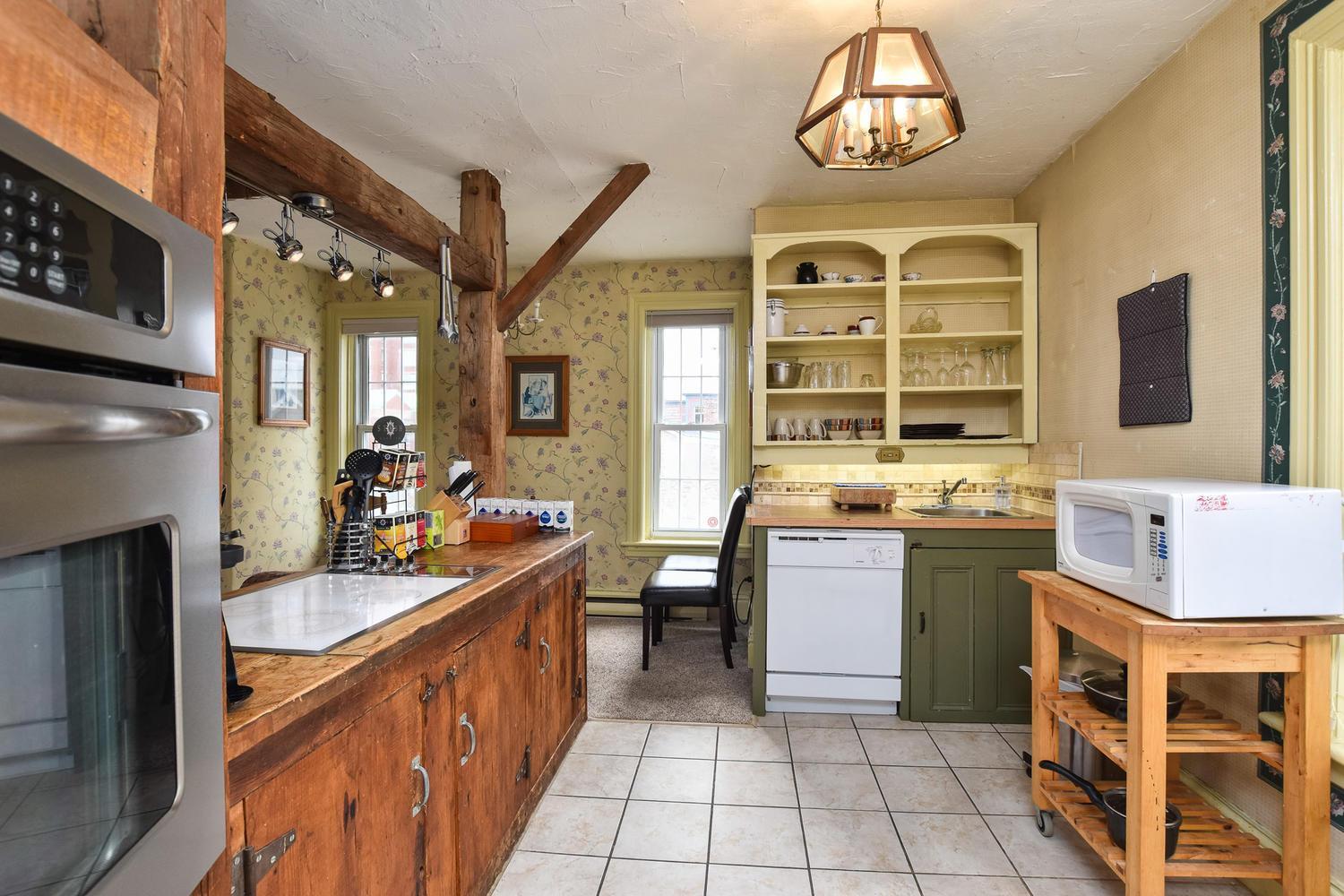 Brockville Vacations - Noble Waterfront Suites - Property Image 8