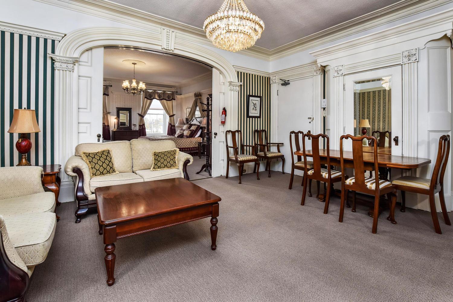 Brockville Vacations - Noble Waterfront Suites - Property Image 90