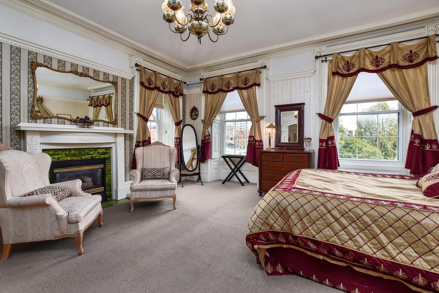 Brockville Vacations - Noble Waterfront Suites - Property Image 9