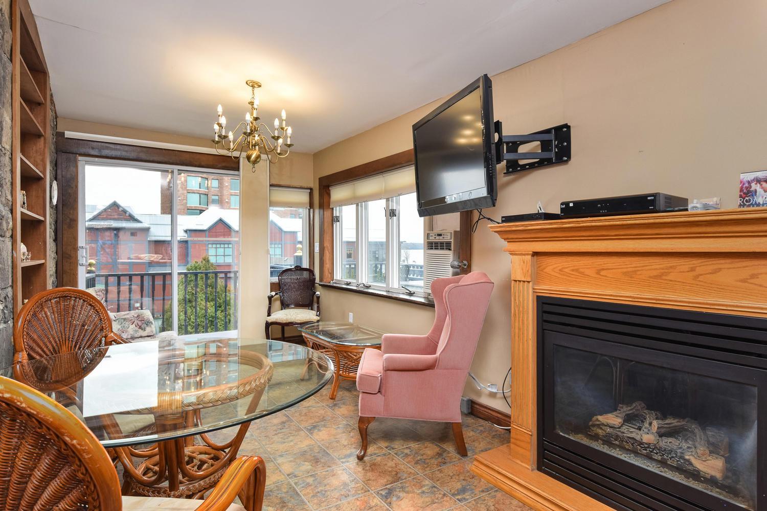 Brockville Vacations - Noble Waterfront Suites - Property Image 78