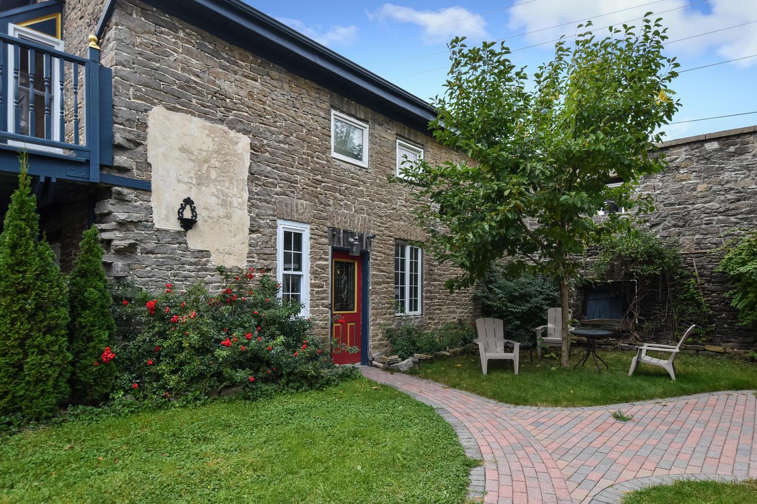 Brockville Vacations - Noble Waterfront Suites - Property Image 60