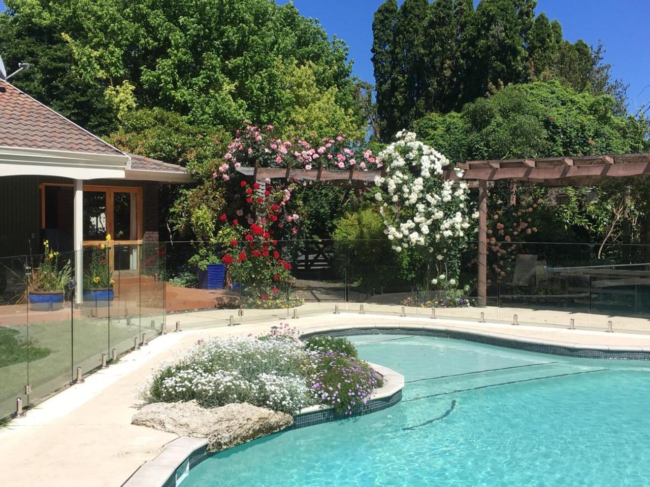 Bluebell Lodge and Cottage