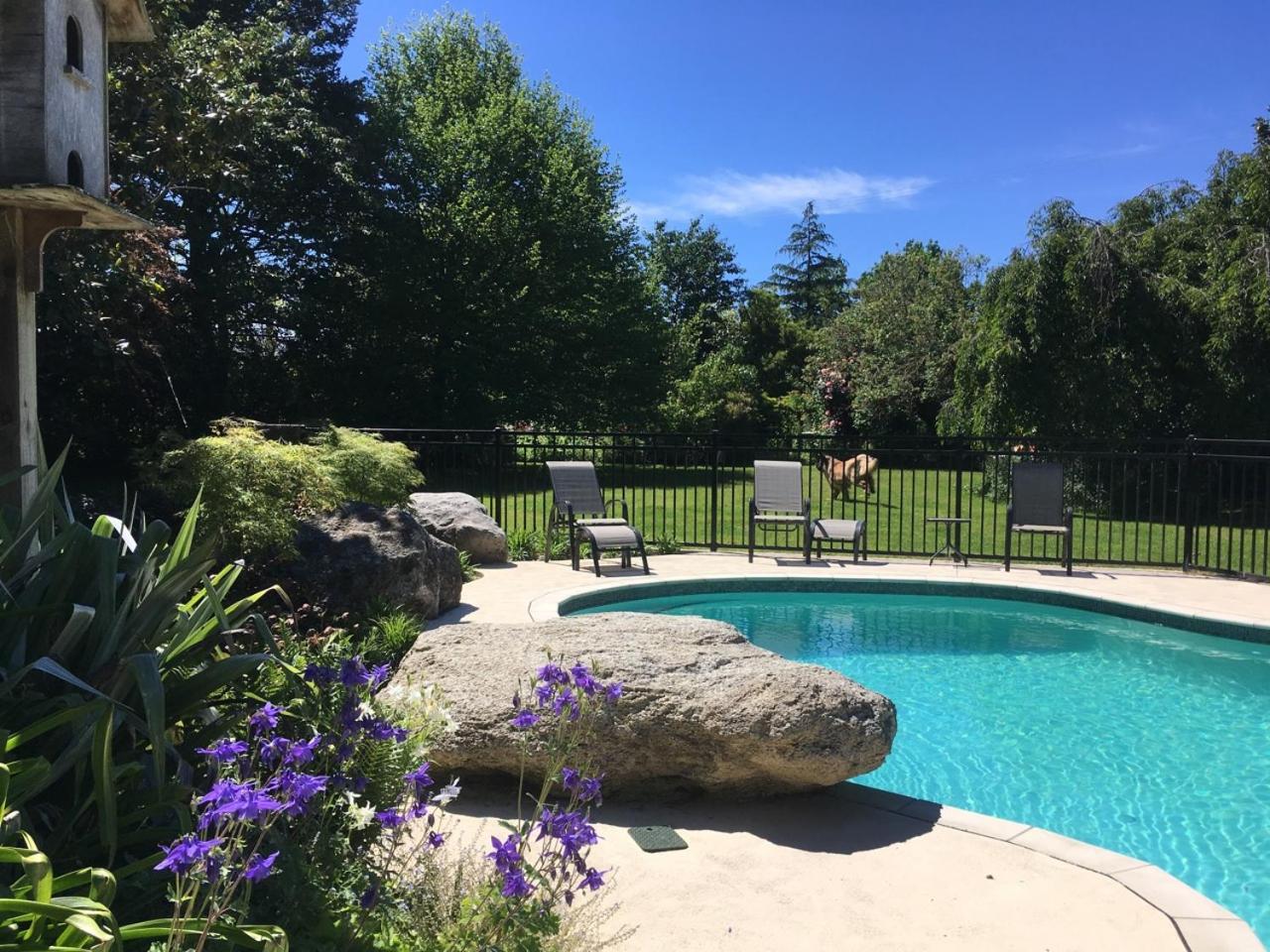 Bluebell Lodge and Cottage
