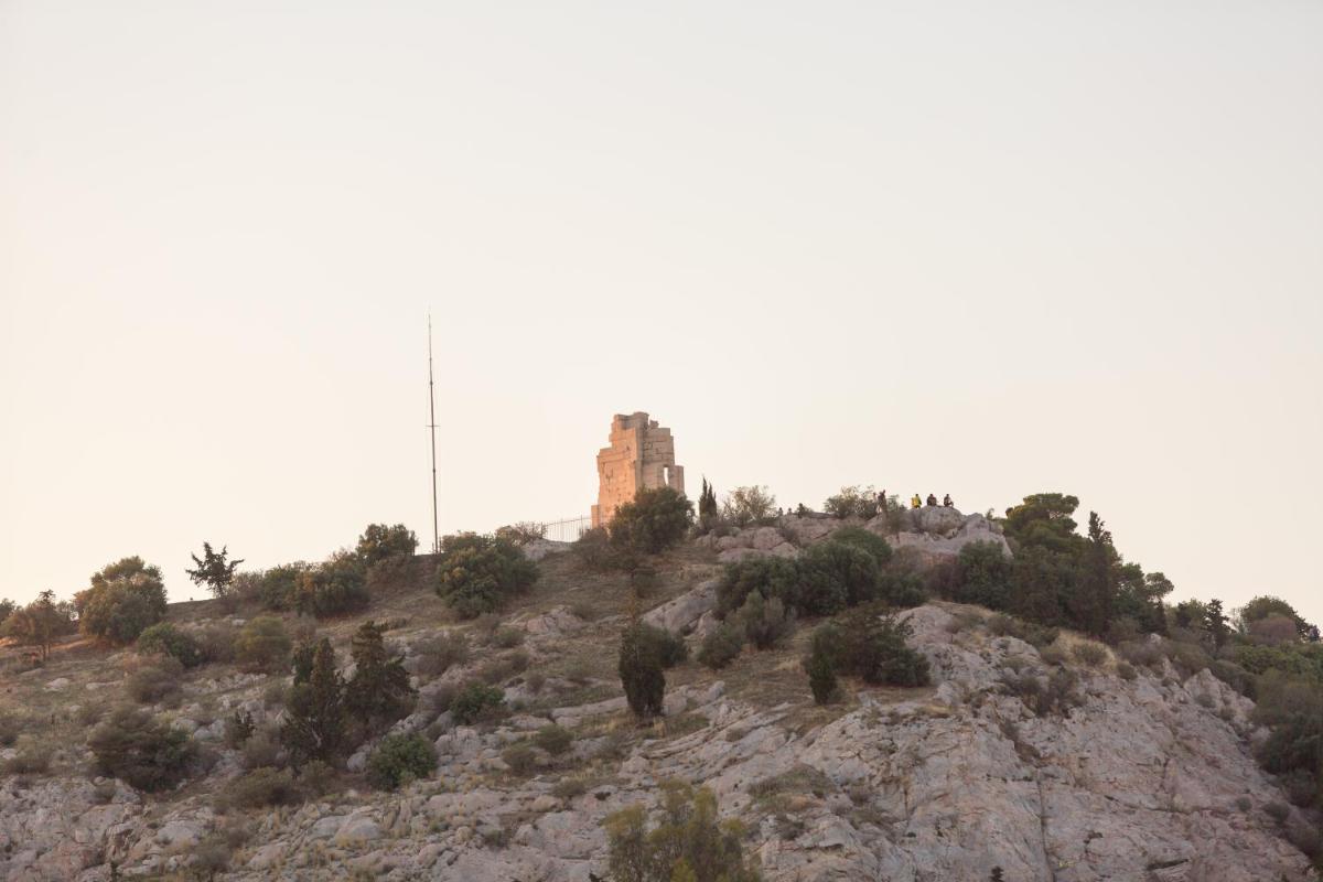 Acropolis at your fingertips