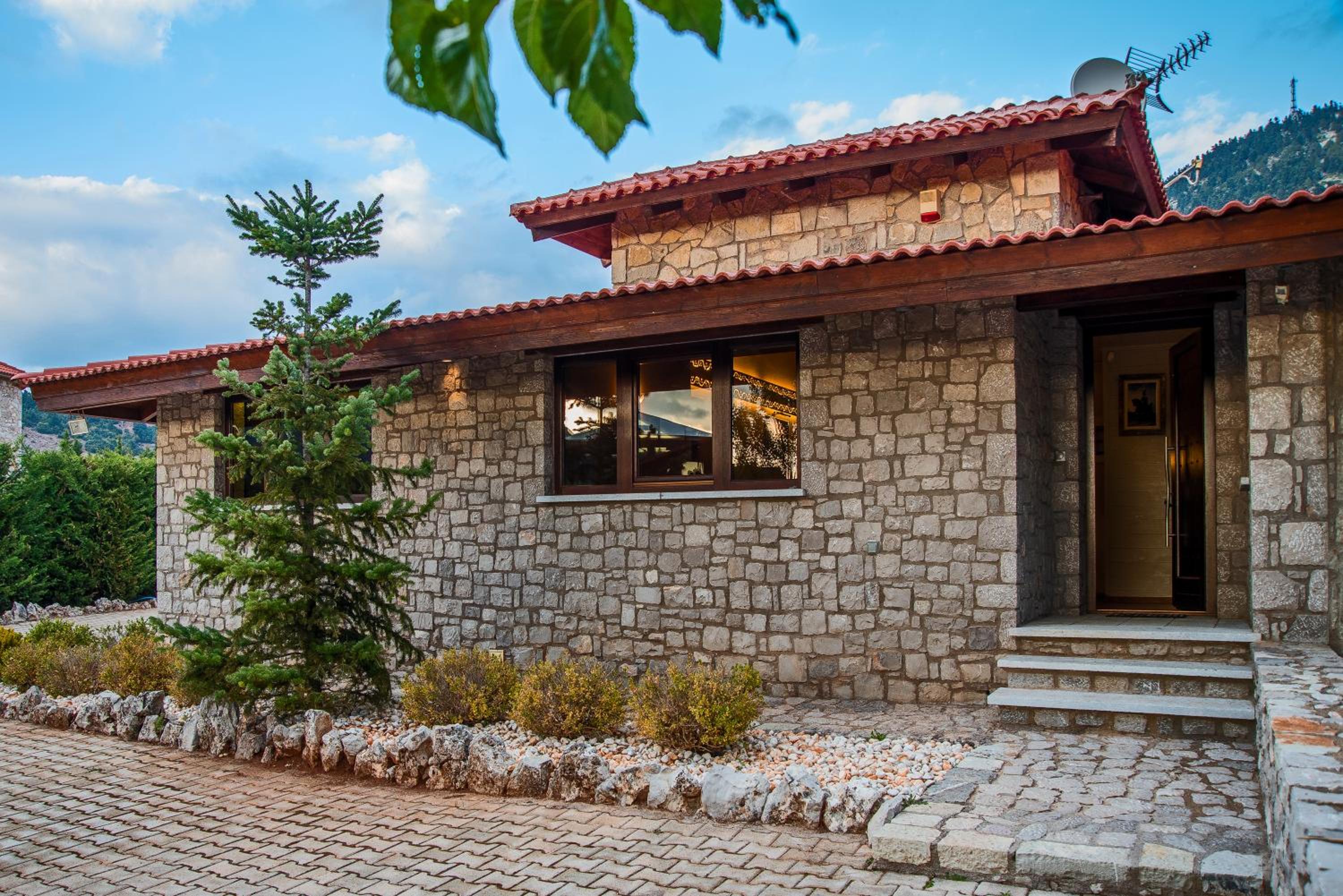 Aelia Hospitality Livadi